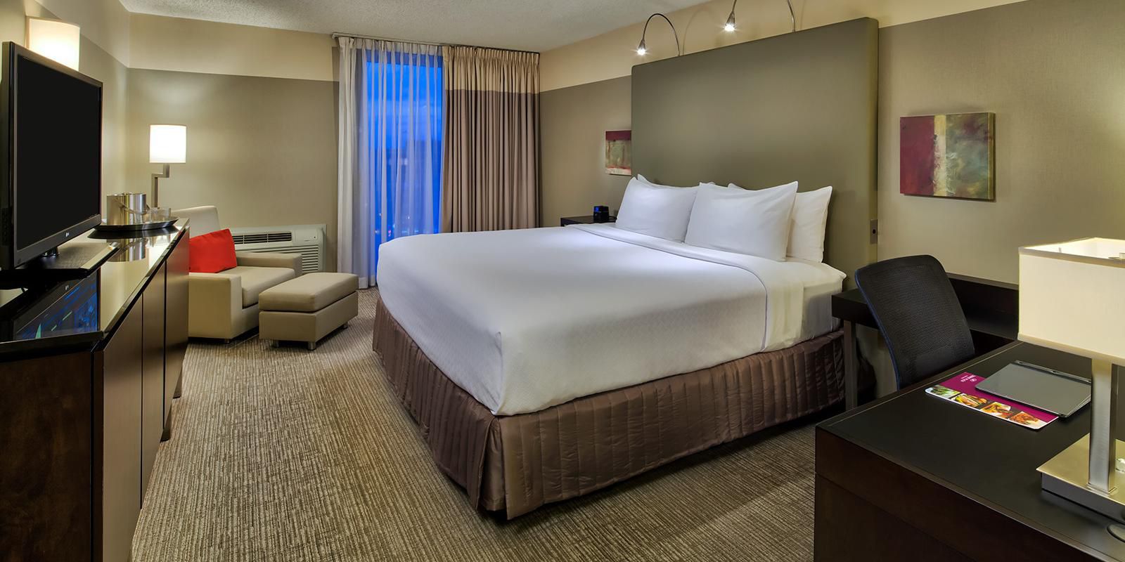 Crowne Plaza Chicago West Loop | Chicago West Loop Hotels near United Center