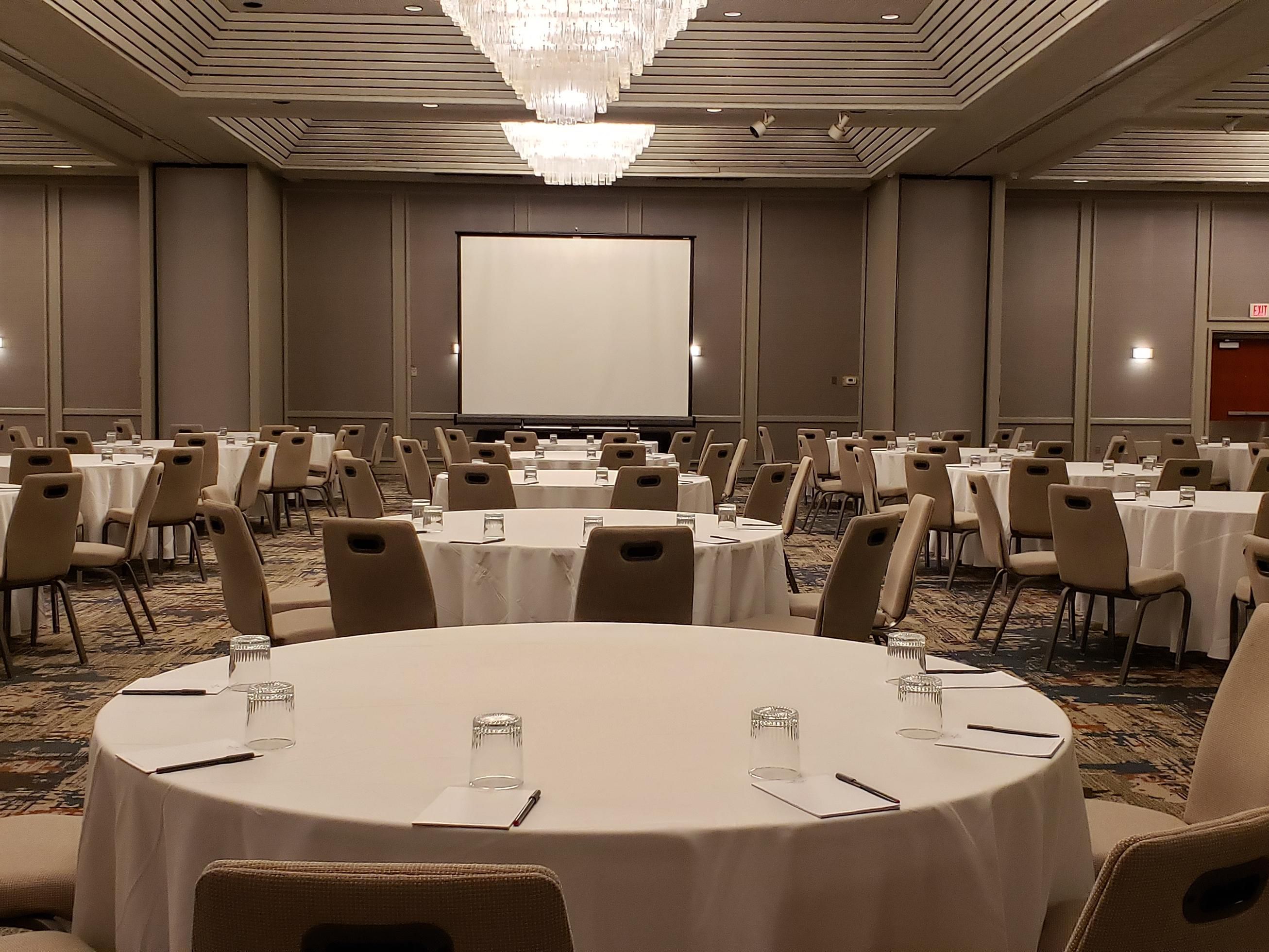 From a conference to a business seminar to a gala, host your next event in our hotel's fantastic meeting space. With 20,000 square feet, our space is fully customizable and outfitted with lighting, audio, and video systems to ensure successful meetings. Our hotel's Meetings Director will assist you in planning the perfect event for your guests.
