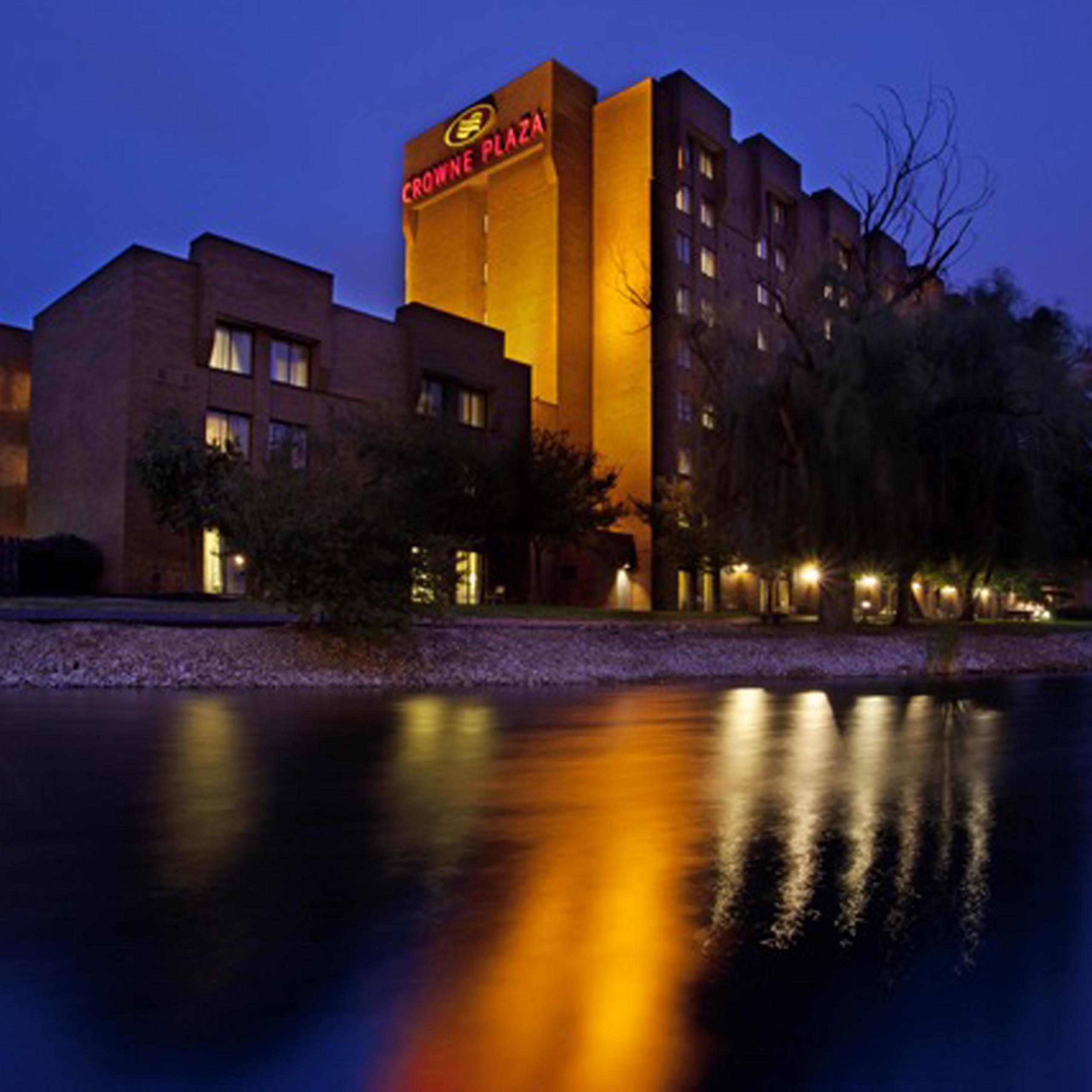 Welcome to the Crowne Plaza Columbus North-Worthington hotel.