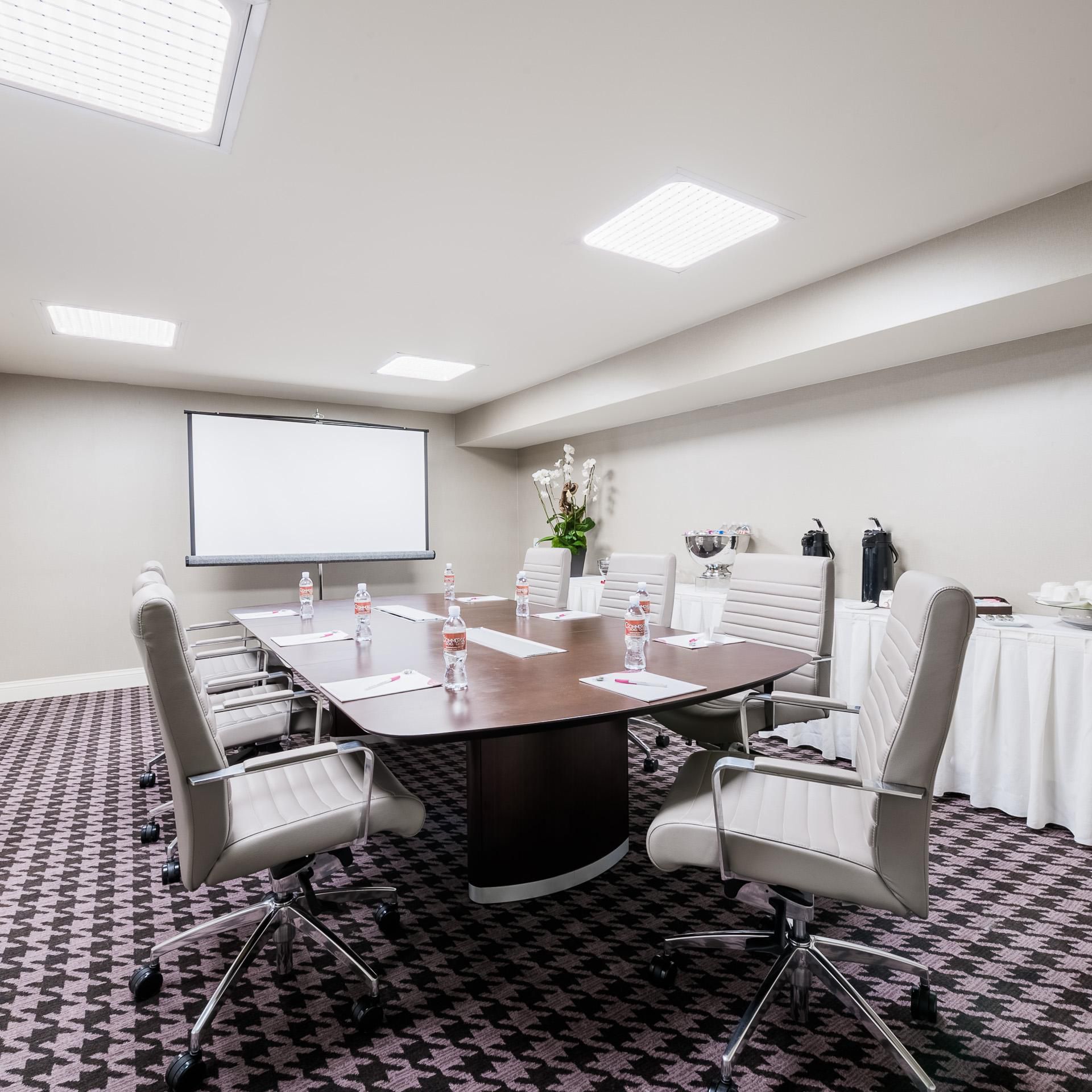Host your VIP&#39;s in our Executive Boardroom