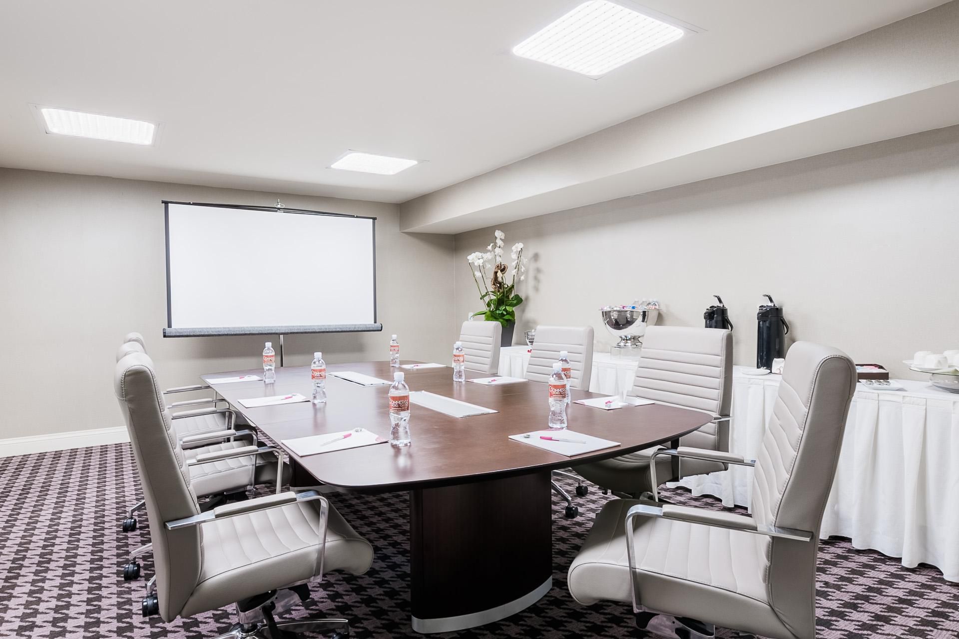 Host your VIP&#39;s in our Executive Boardroom