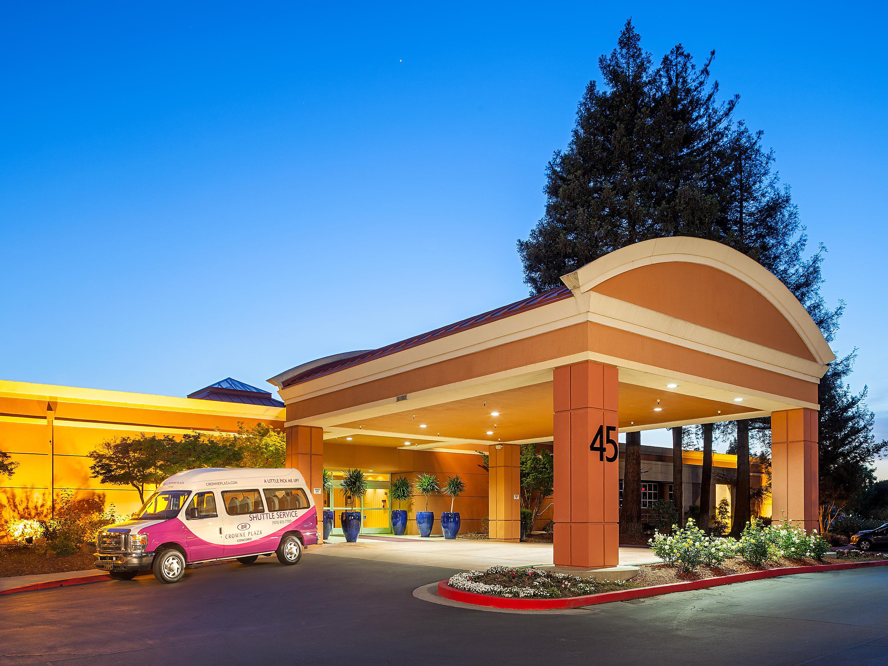 Crowne Plaza Hotel 45 John Glenn Drive Concord Ca 94520