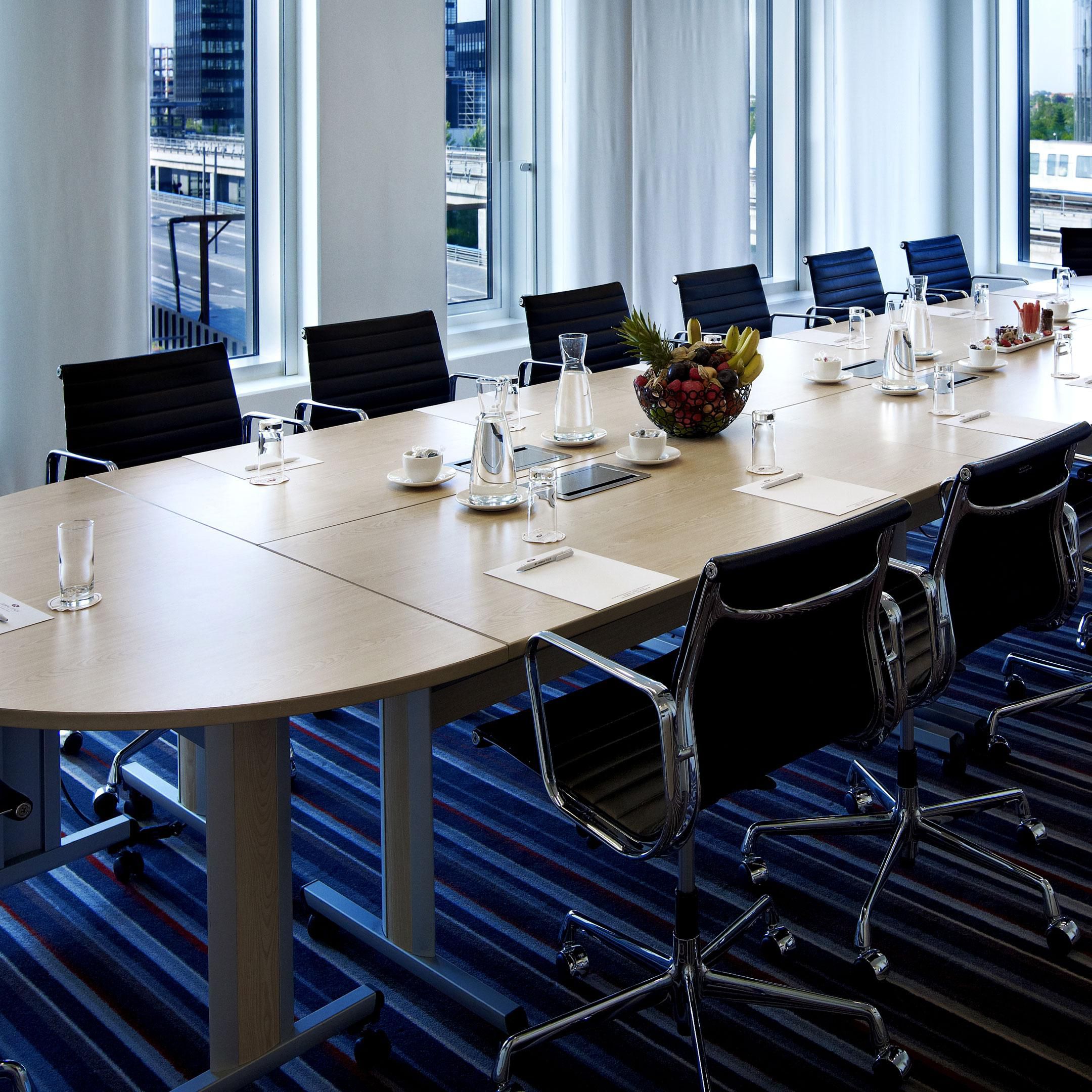 Meeting rooms and group rooms with space for 5-90 participants