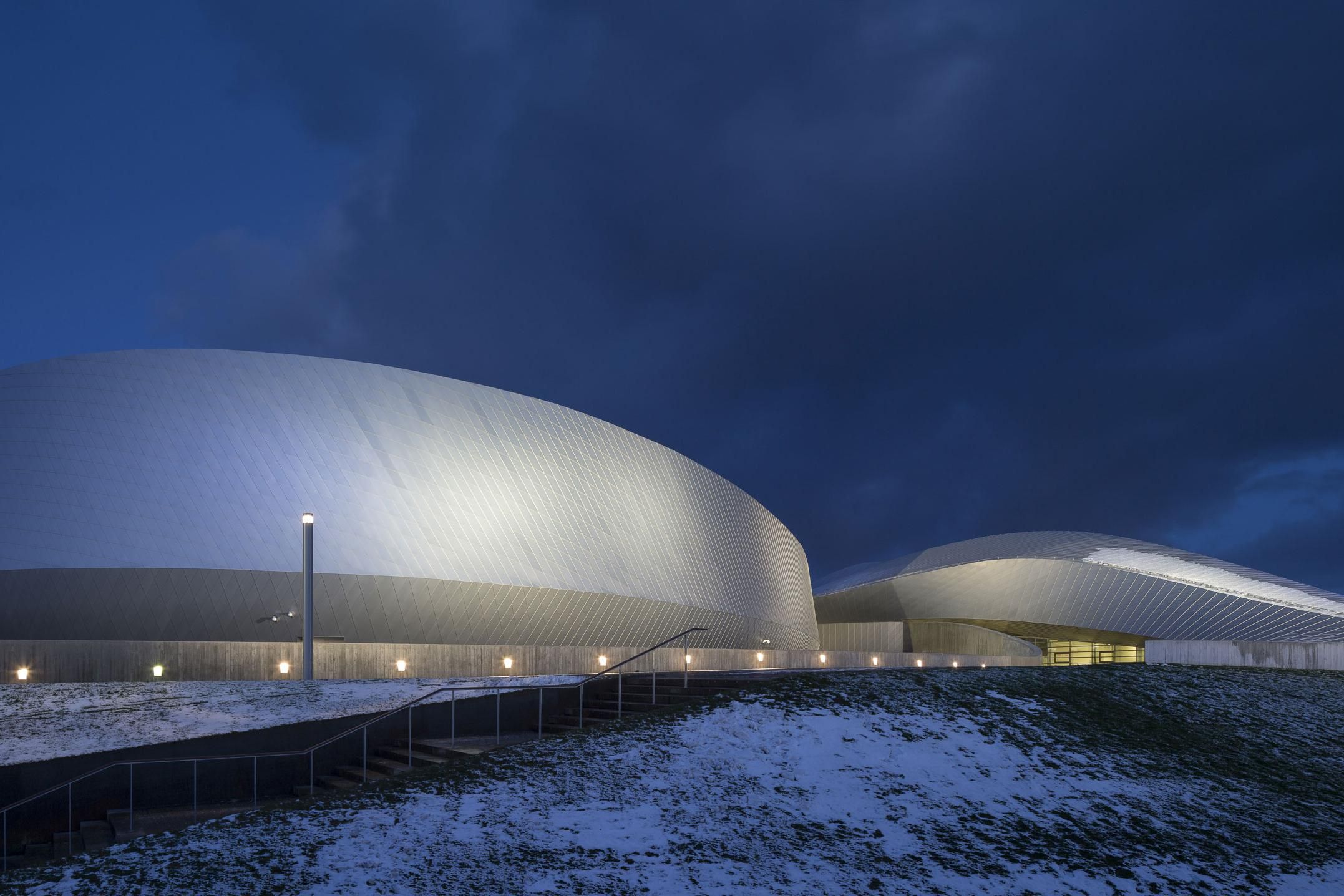 Blue Planet - Denmark&#39;s Aquarium - designed with a whirlpool shape