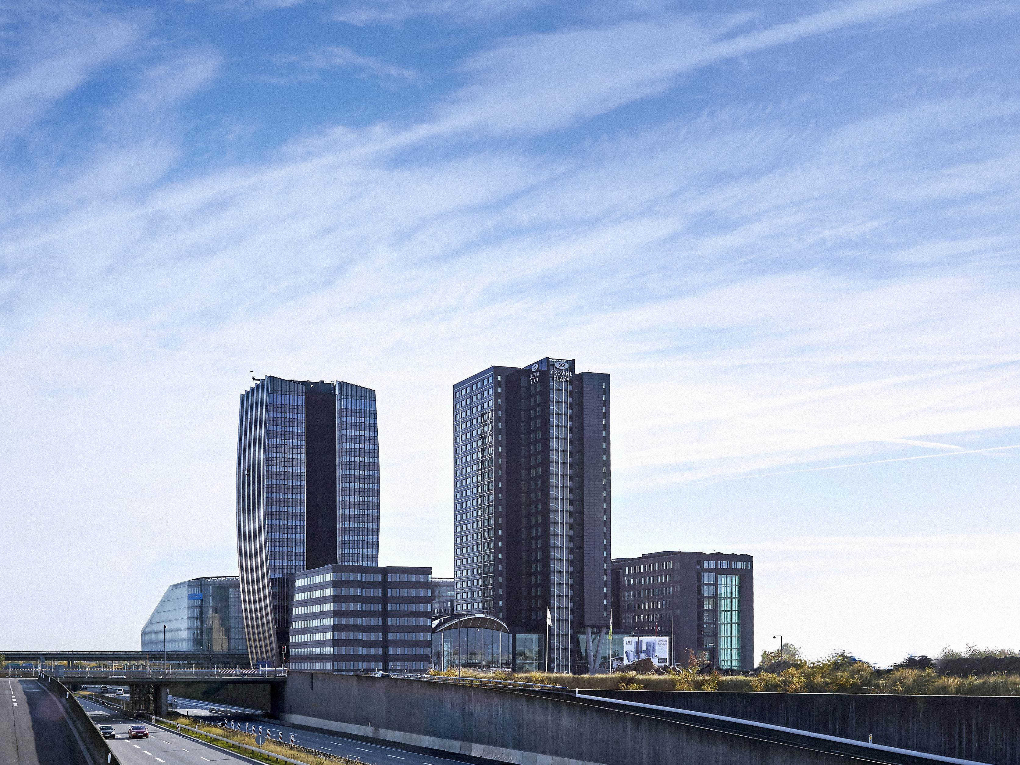 Crowne Plaza Copehagen - including the newly built office tower