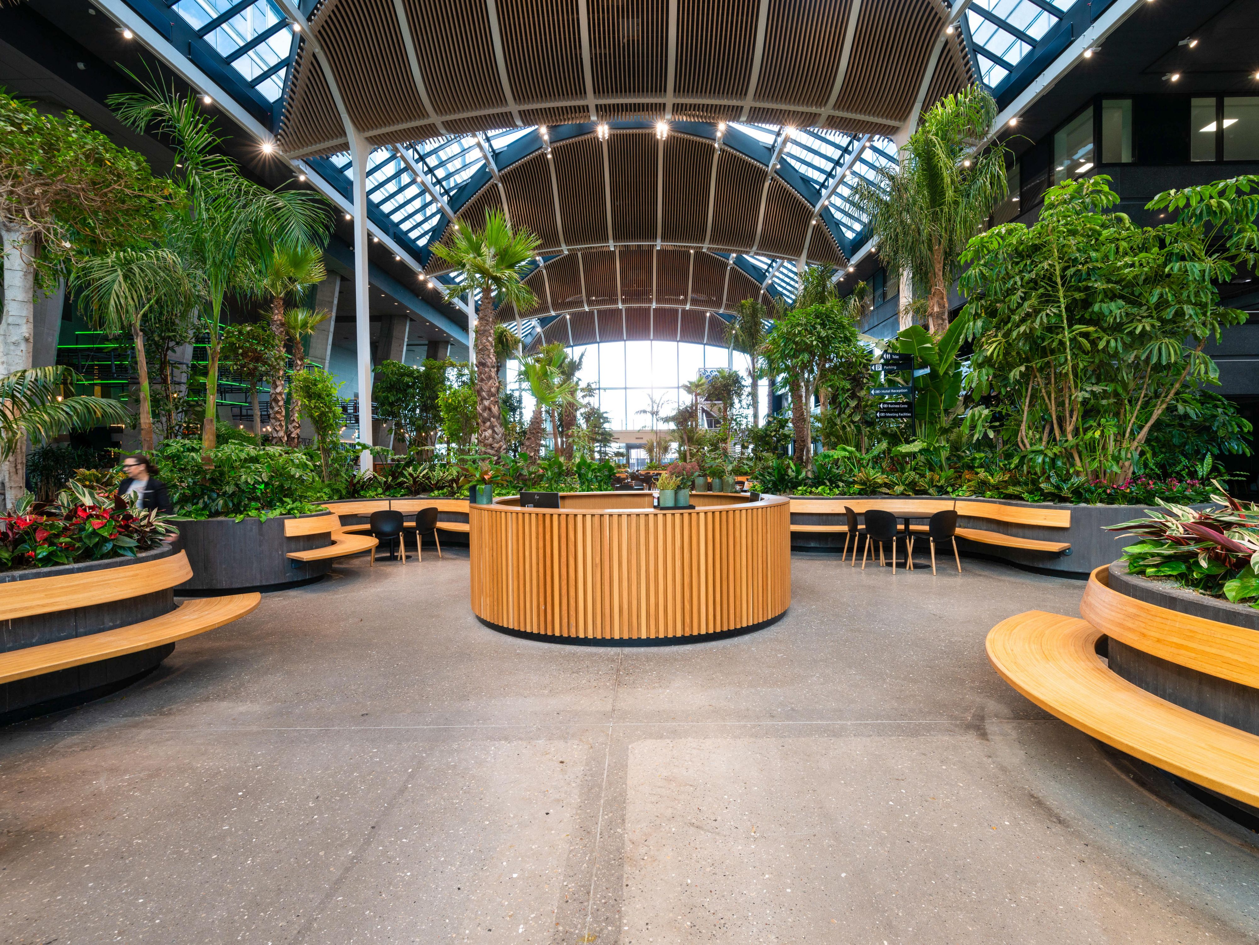 Crowne Plaza Copenhagen Towers is one of the most sustainable hotels in Denmark, and the hotel includes solar panels and groundwater-based cooling. In our 1,400 sqm indoor forest you can enjoy a delicious meal surrounded by numerous plants.