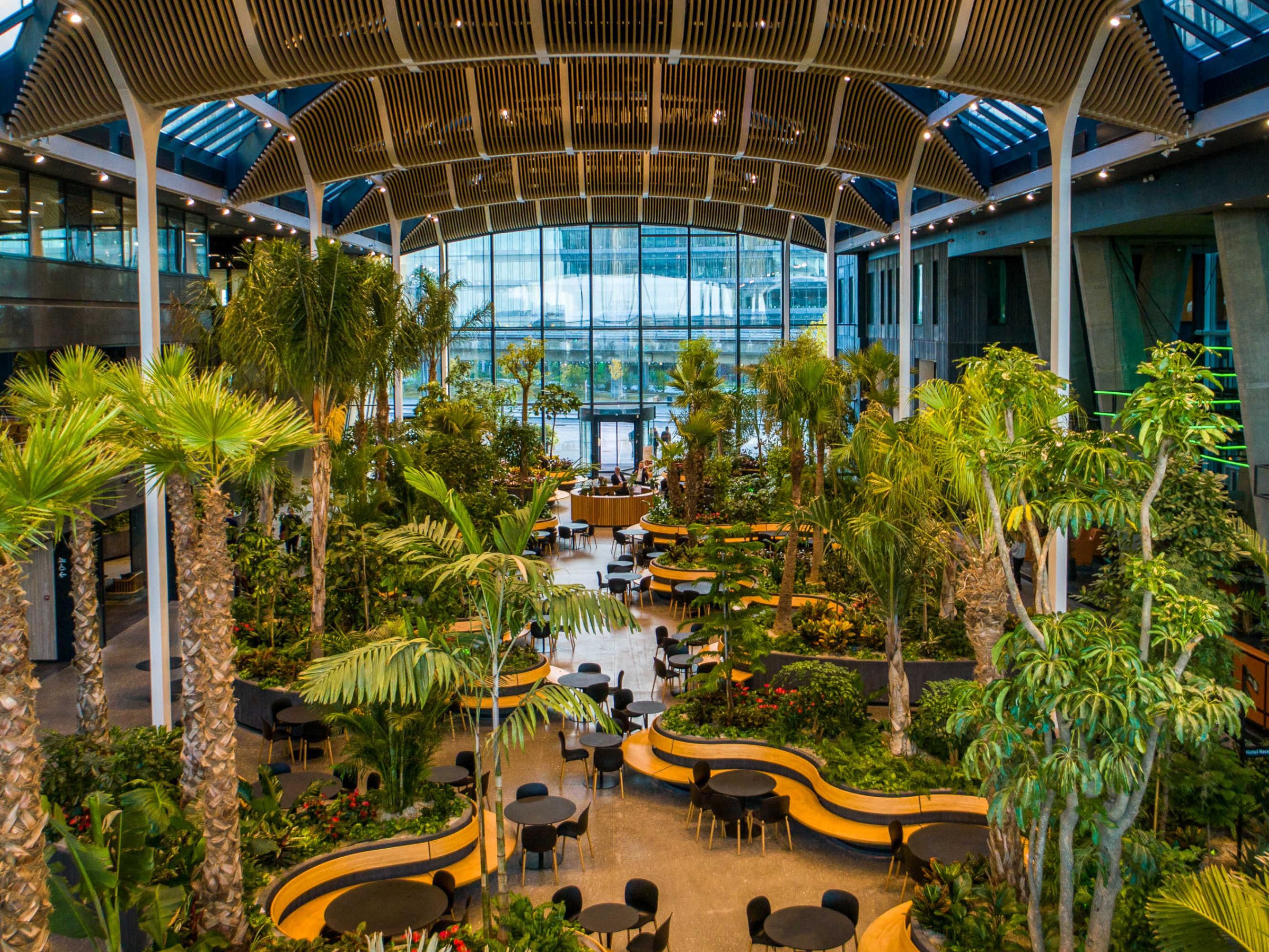 Crowne Plaza Copenhagen Towers is one of the most sustainable hotels in Denmark, and the hotel includes solar panels and groundwater-based cooling. In our 1,400 sqm indoor forest you can enjoy a delicious meal surrounded by numerous plants.