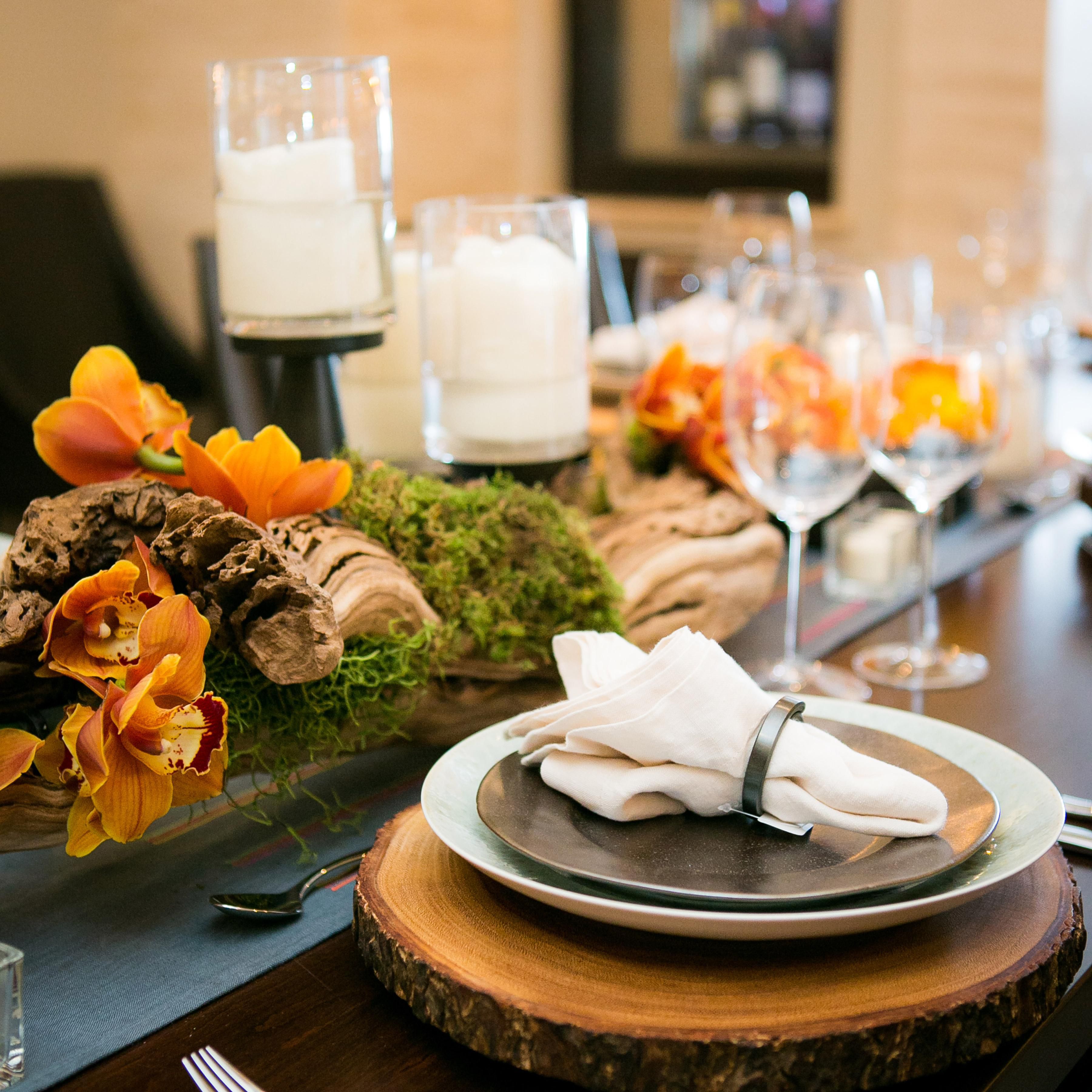 Distinctive dining experiences at our Costa Mesa hotel.