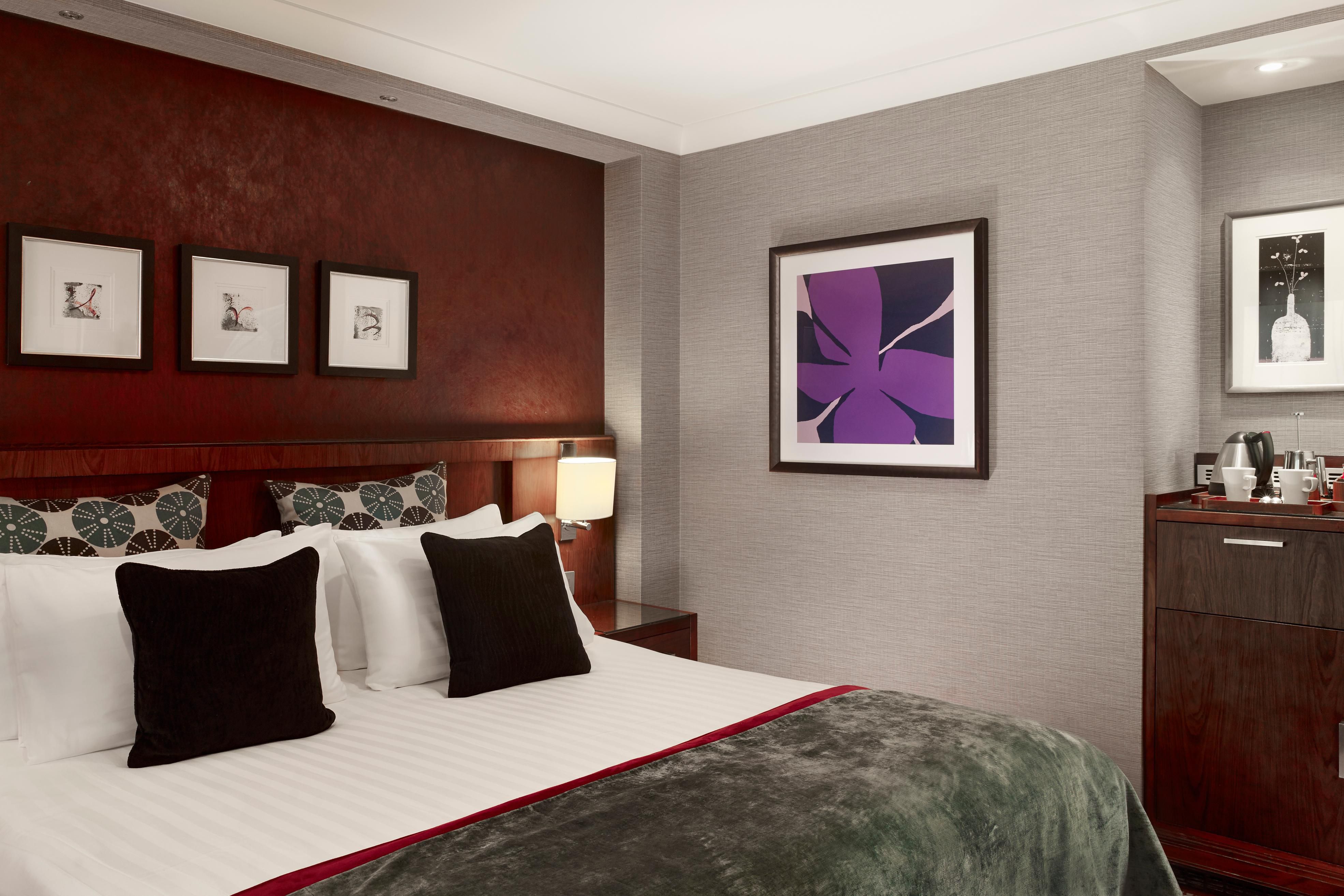 Relax and treat yourself to a Club Room. Bright, airy &amp; luxurious