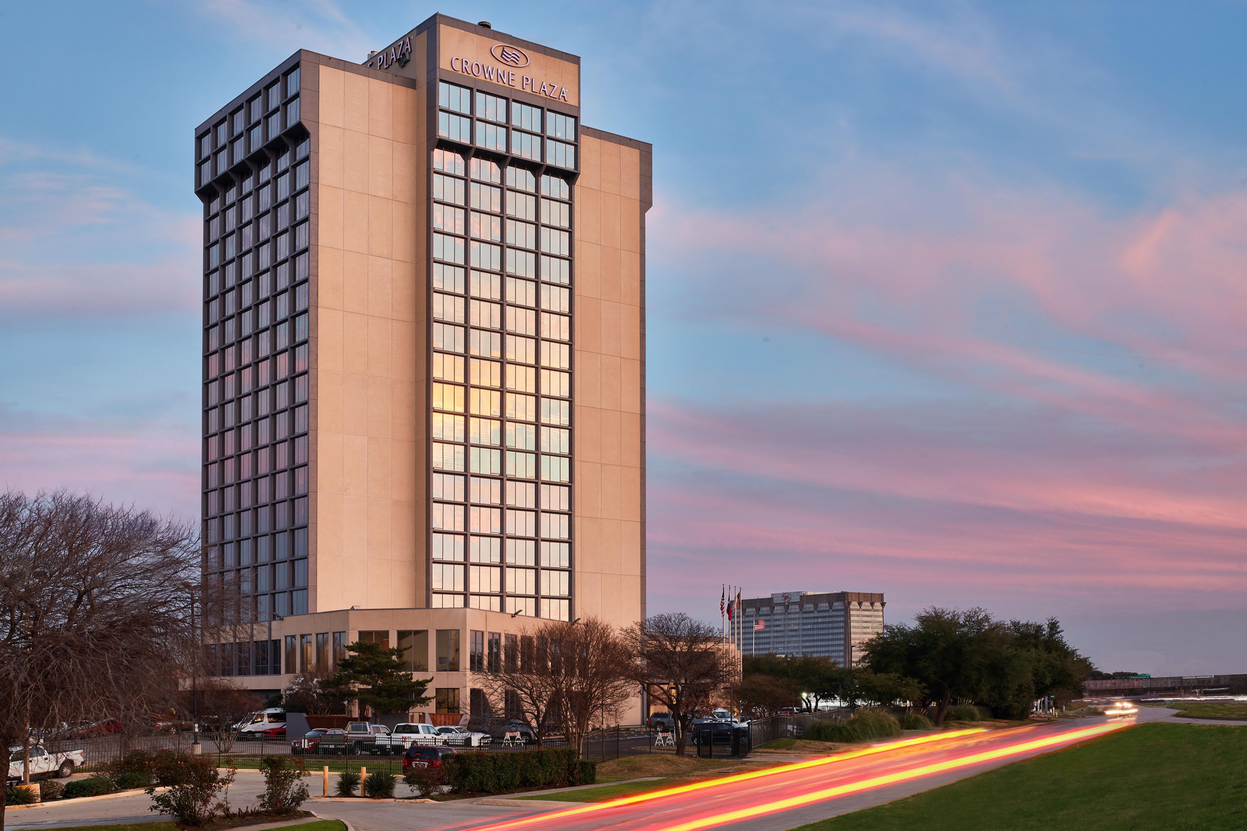 Crowne Plaza Dallas-Market Center