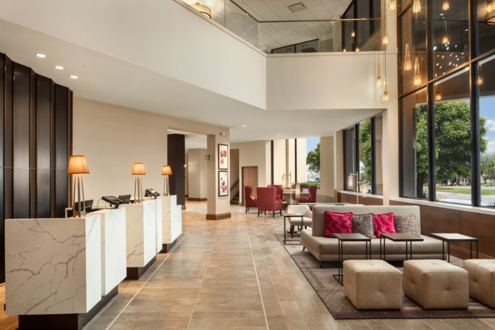 Crowne Plaza Dallas-Market Center