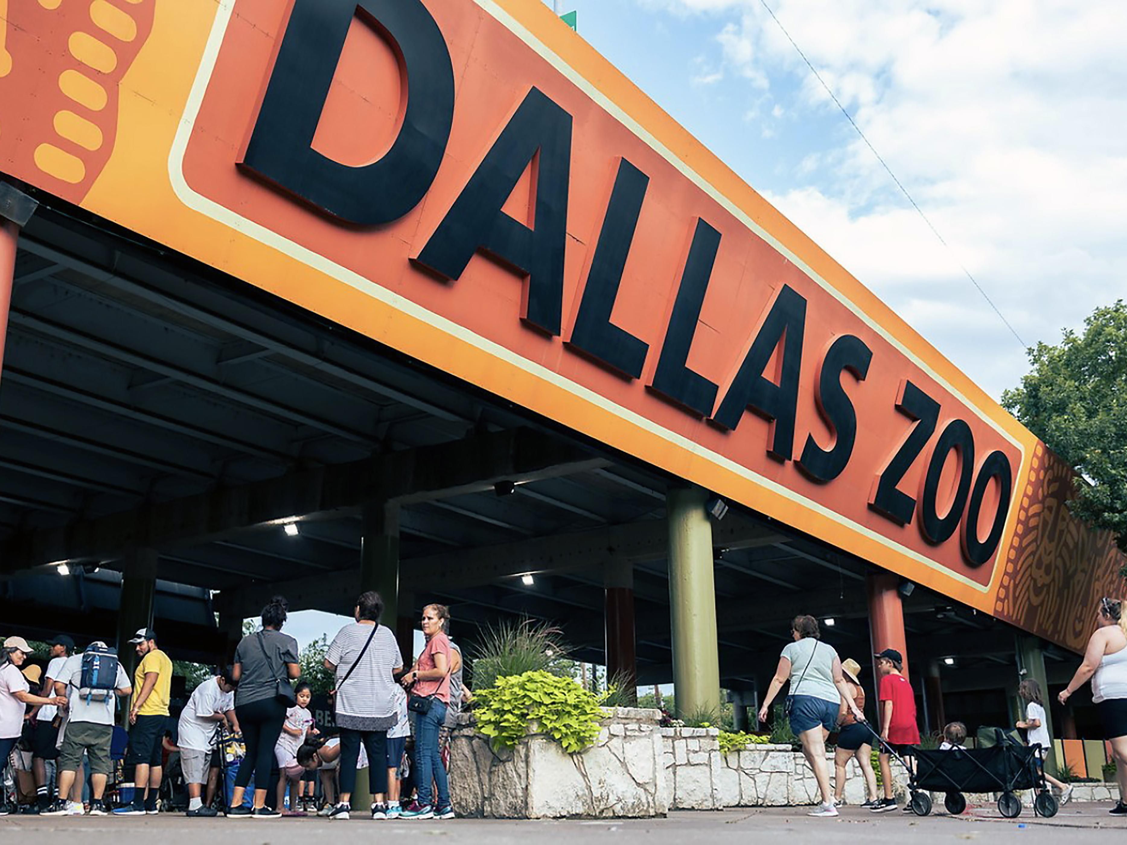 The Dallas Zoo is open 364 days a year! Closed Christmas Day (Dec. 25). The Zoo hours vary based on the season. 