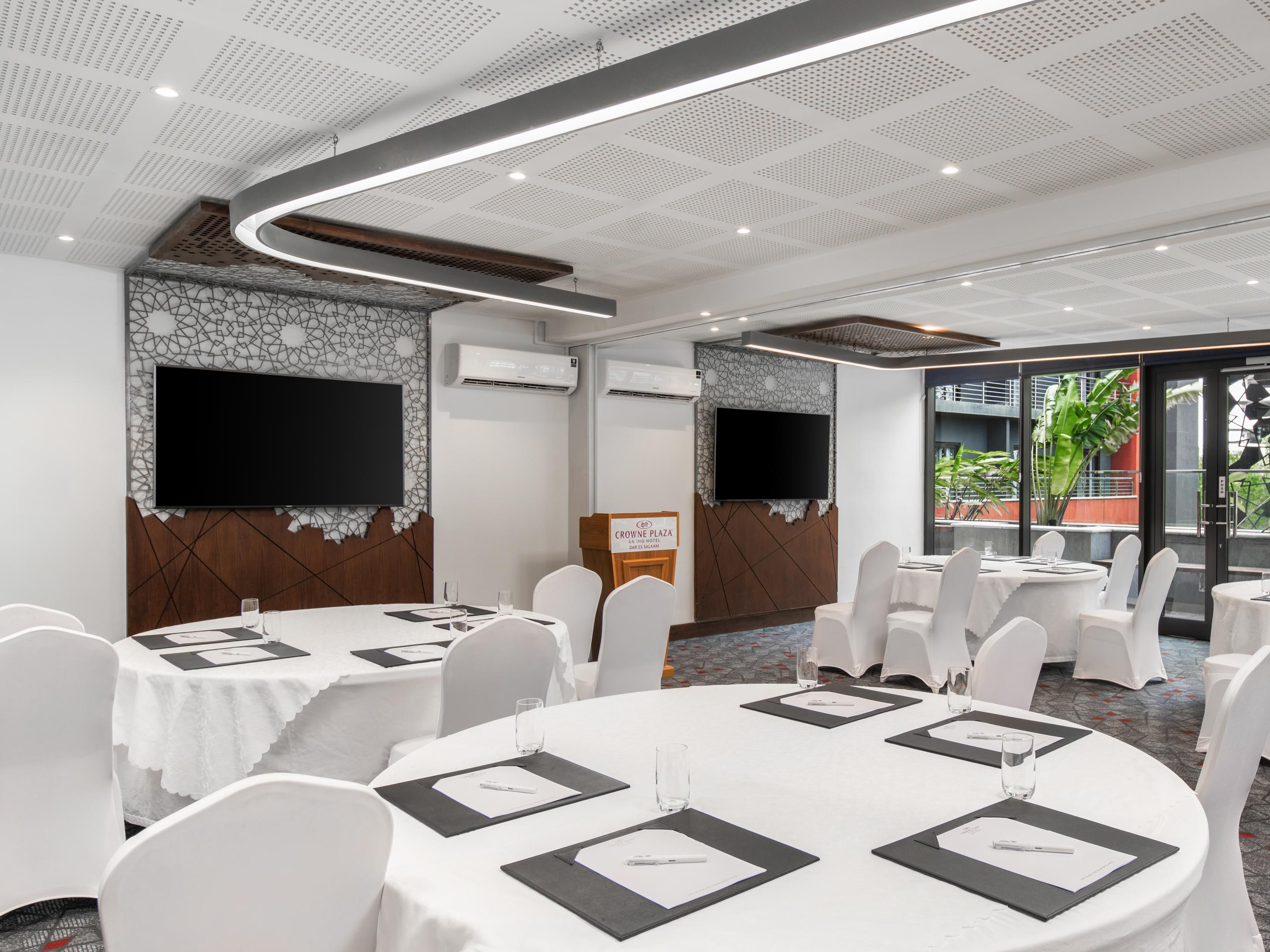 Book you next meeting where we offer stat of the art conference rooms, premium amenities and exceptional service. Customisable packages combined with convenient accommodations.