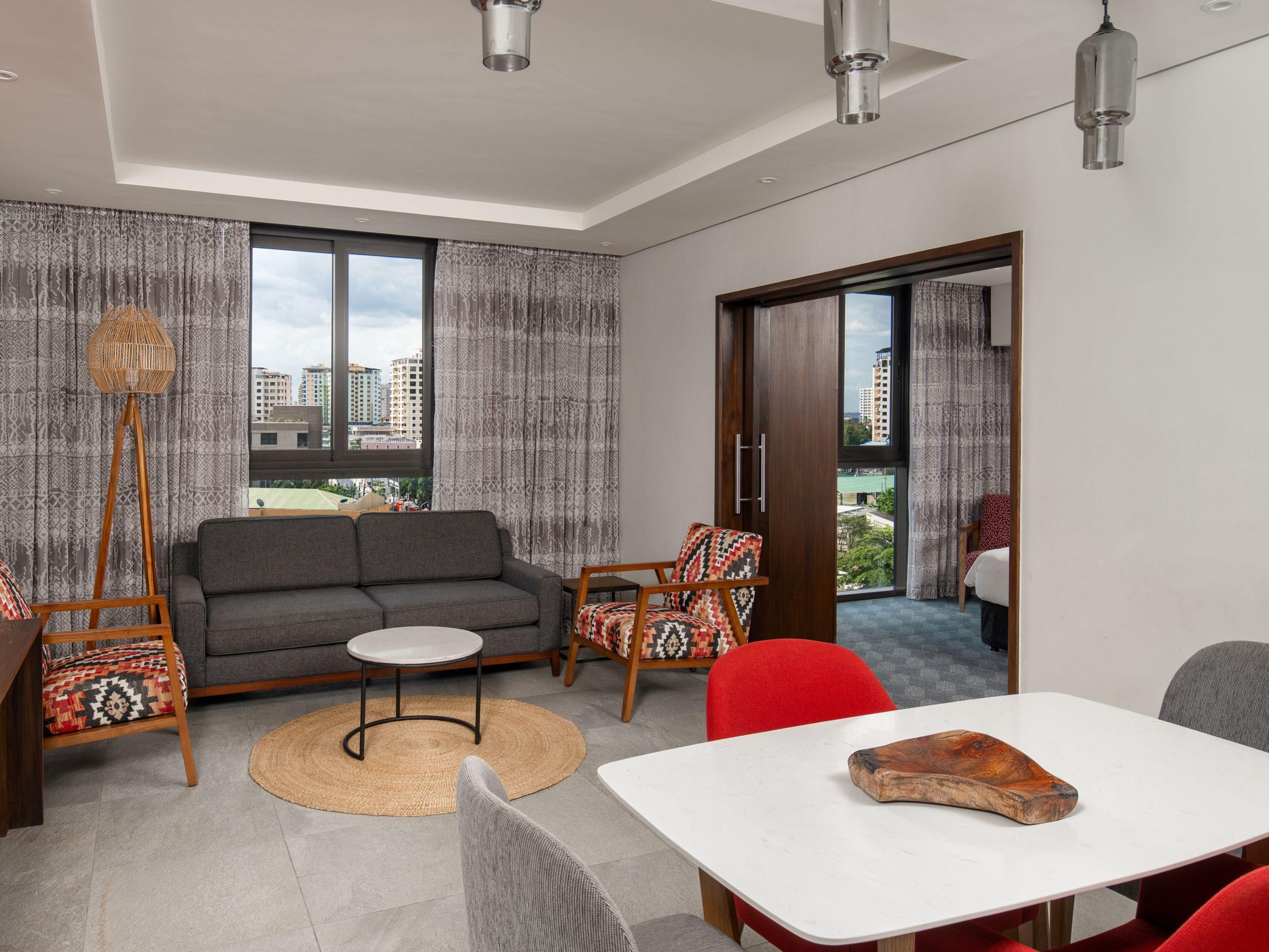 Step into generously sized rooms featuring queen or twin beds. Meticulously designed for rejuvenation and productivity, options include both showers and bathtubs. Our commitment to accessibility is evident, with tailored rooms for guests with specific needs.