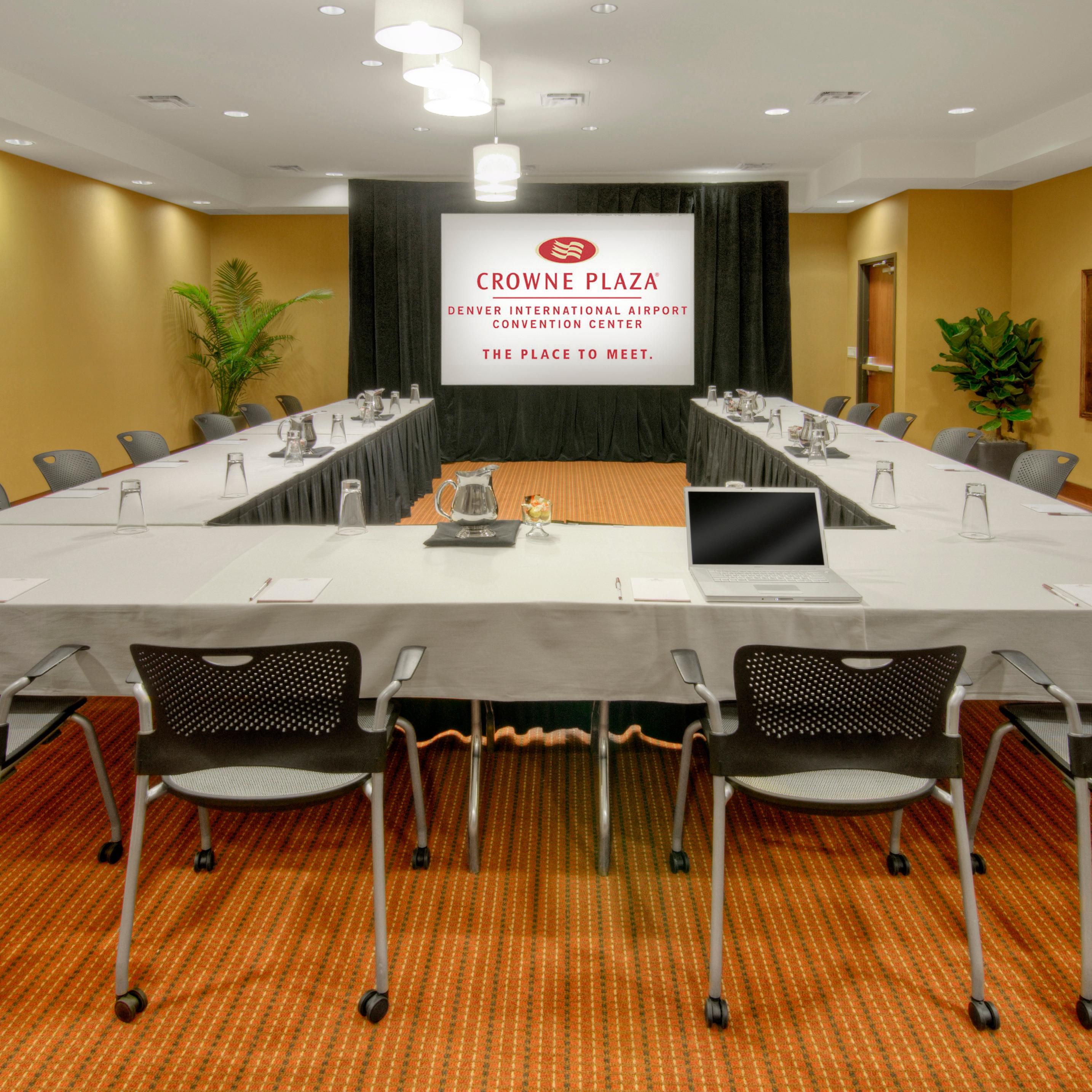 U style is perfect for your next conference.