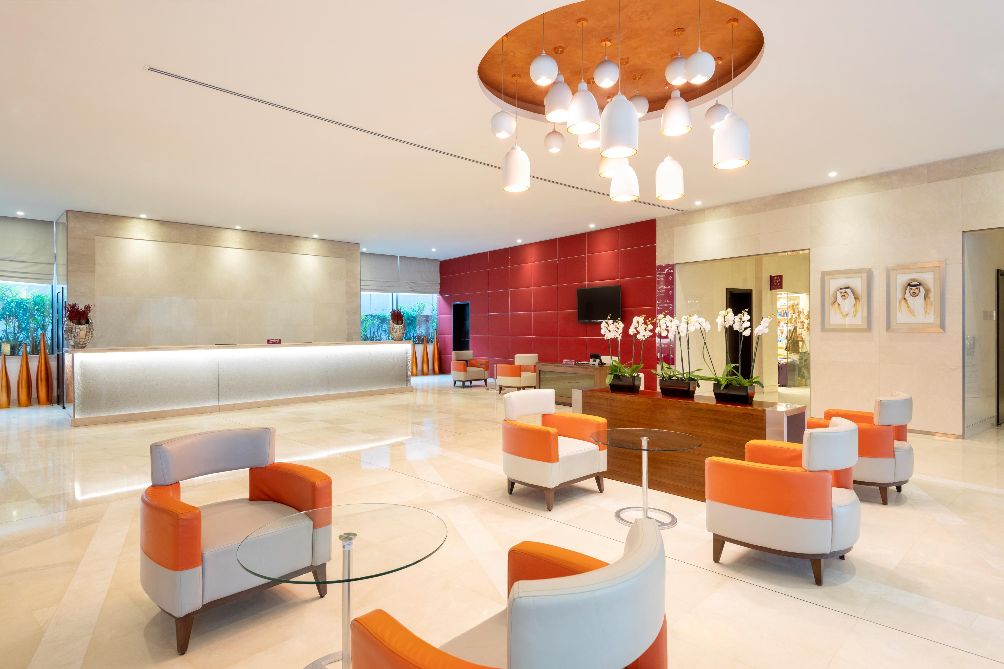 Our modern lobby entrance welcomes guests to the hotel