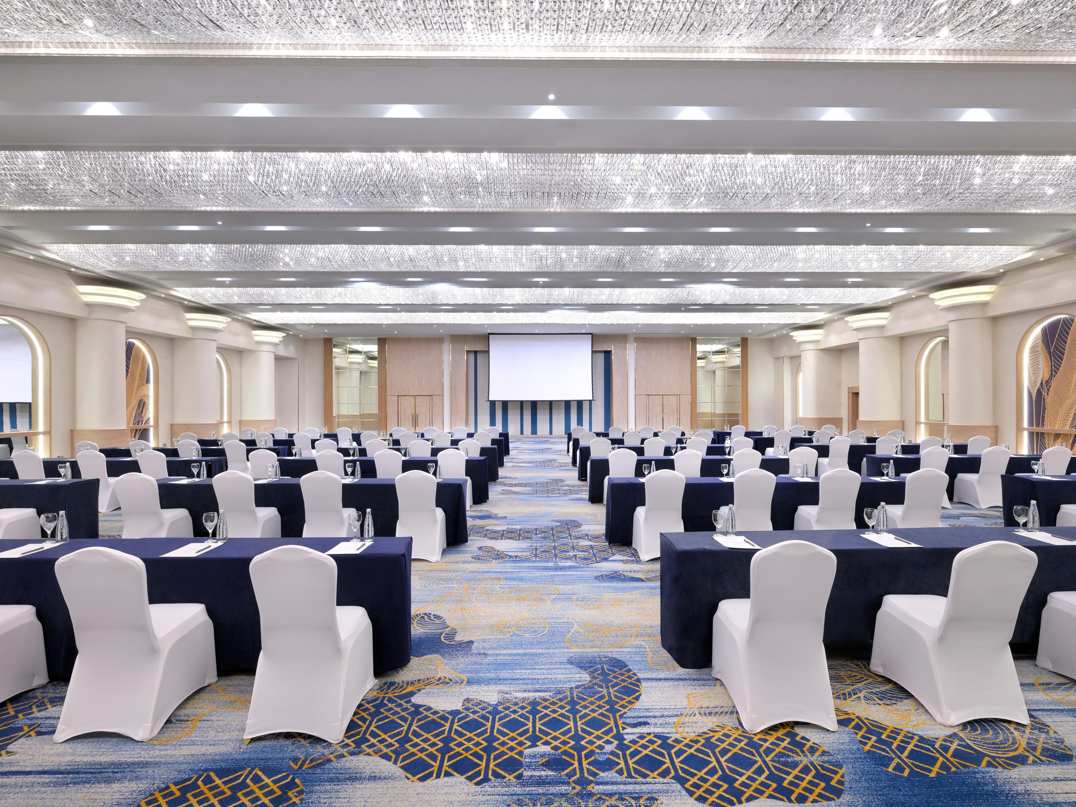 With 8 meeting rooms & total meeting space area of 1402 sq.m., Crowne Plaza® Dubai - Deira is the perfect hub for corporate or social events. A magnificent 717 sq.m. Al Thuraya Ballroom is available for large event and can also be divided into four sections. All our meeting rooms are located on the same level with easy access to basement carpark.