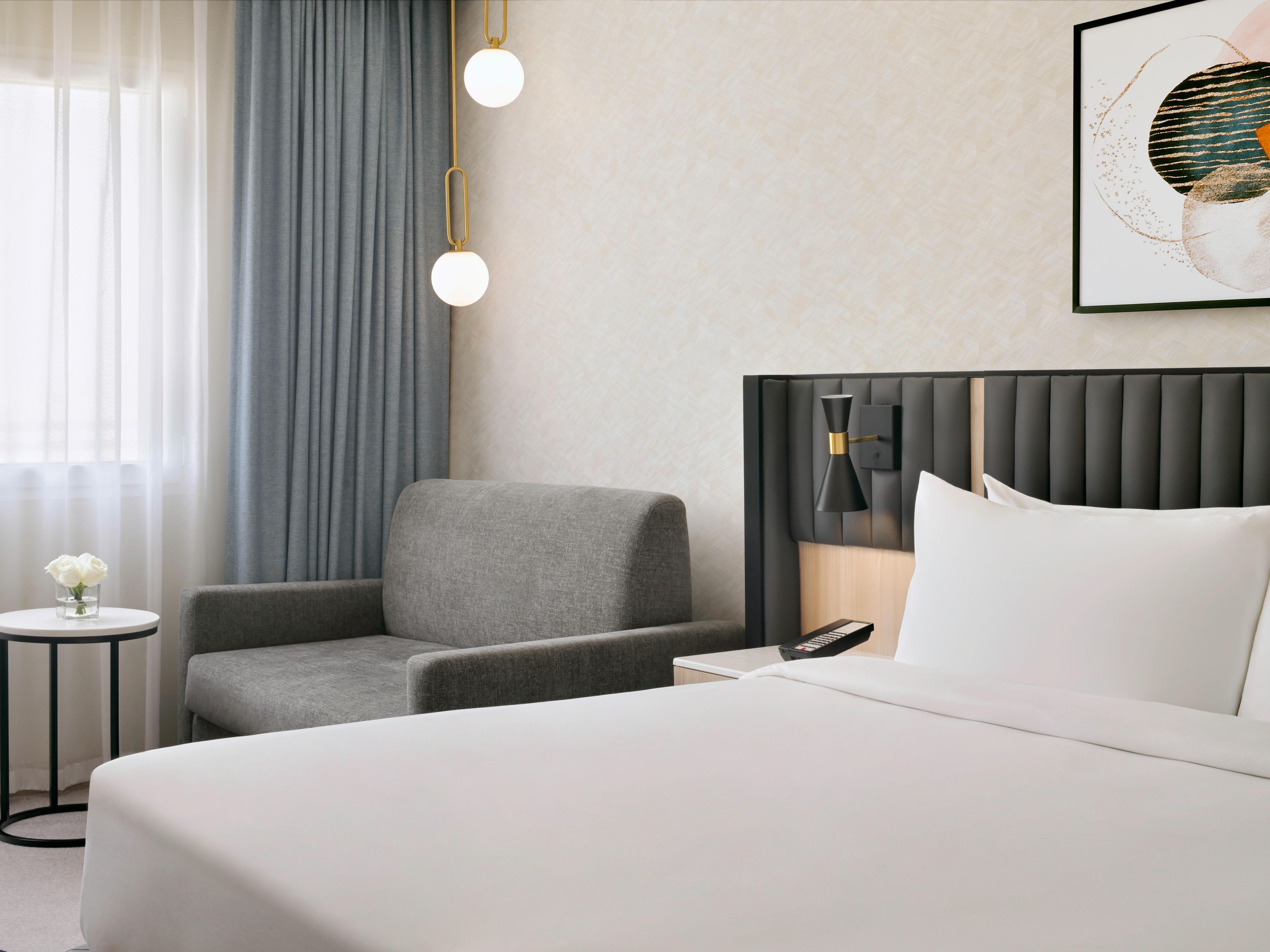 1 King Standard Room With Lounge Access