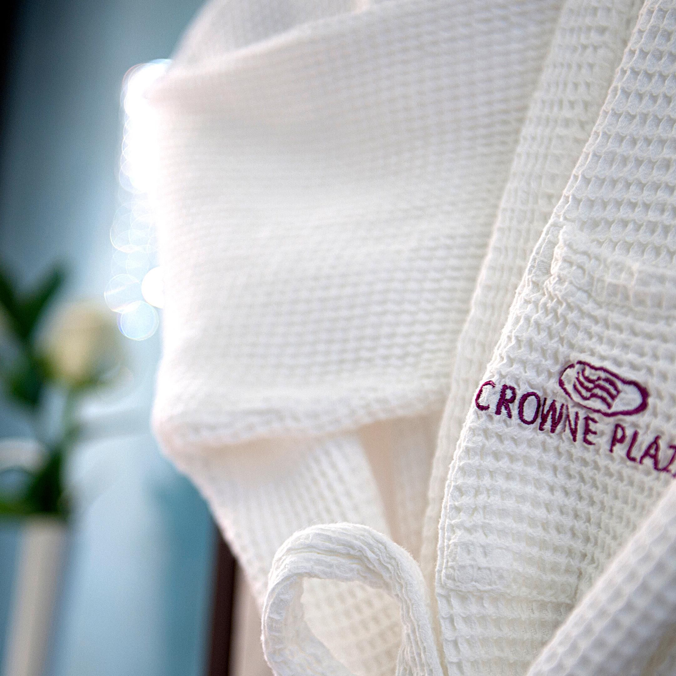 Crowne Paza Dubai-Deira - 5 star hotel in Dubai - Cosy Bathrobes