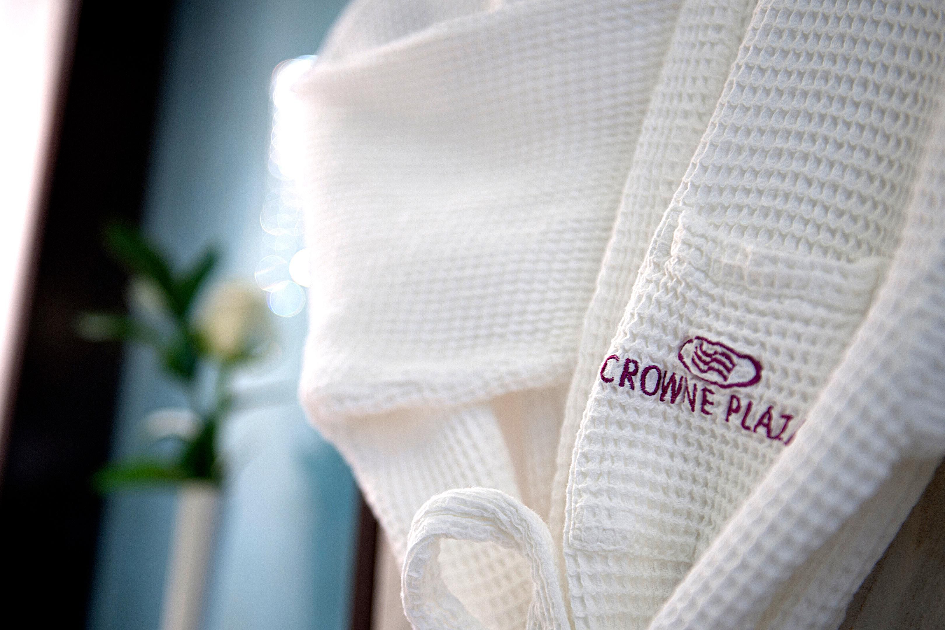 Crowne Paza Dubai-Deira - 5 star hotel in Dubai - Cosy Bathrobes