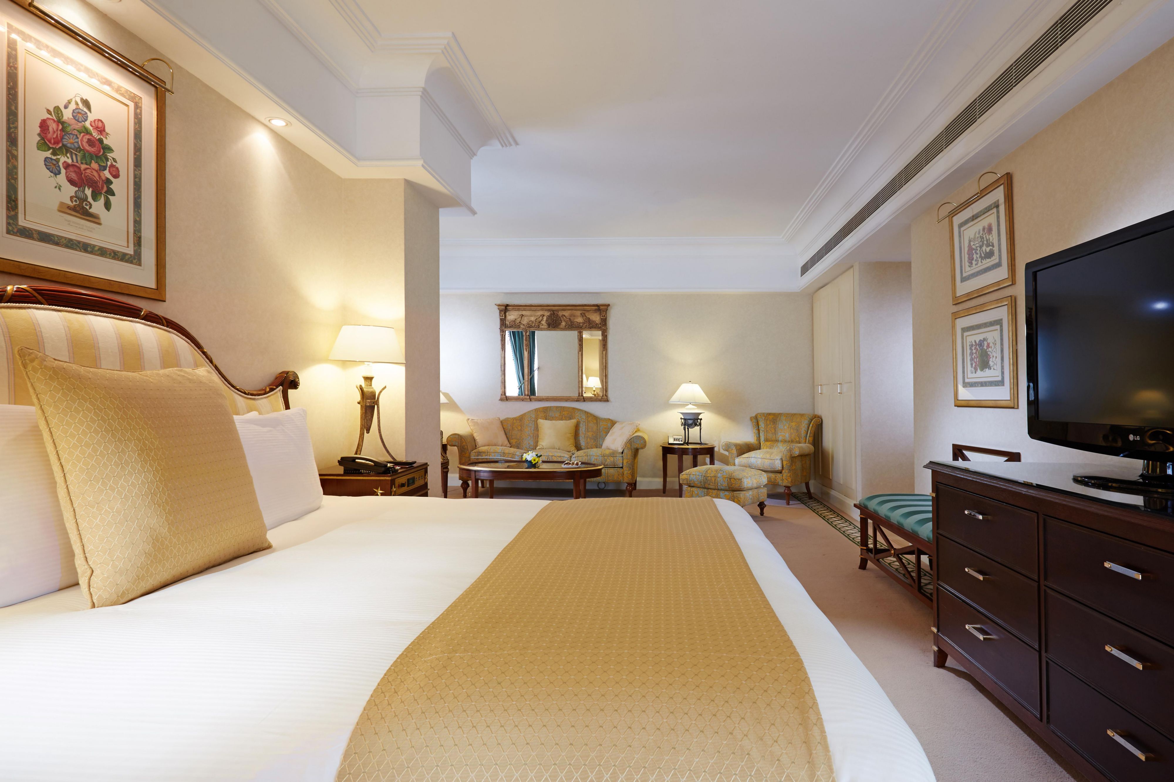 The stylish Presidential Suite gives you 125 sqm of space