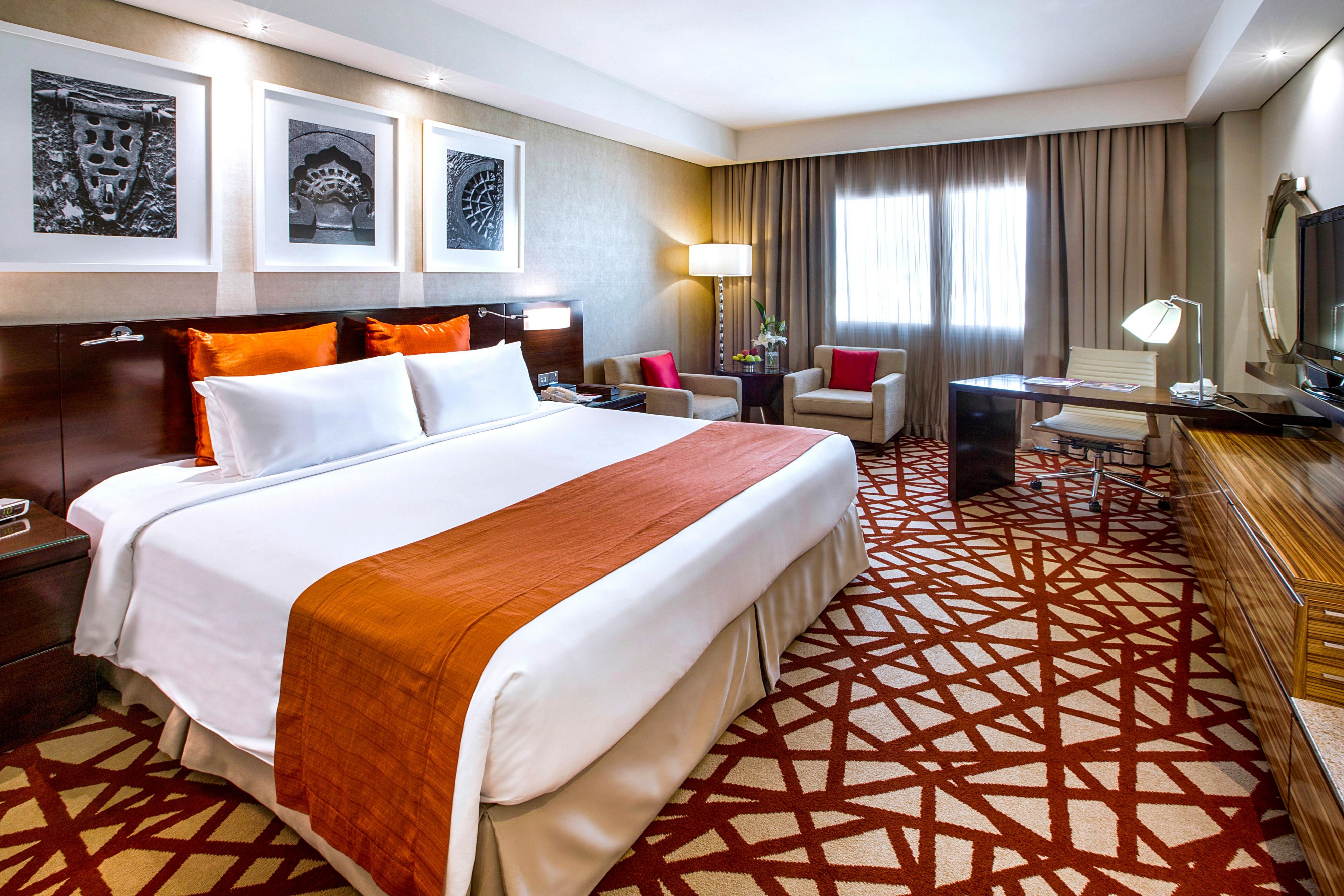Crowne Paza Dubai-Deira - 5 star hotel in Dubai - King Deluxe Room