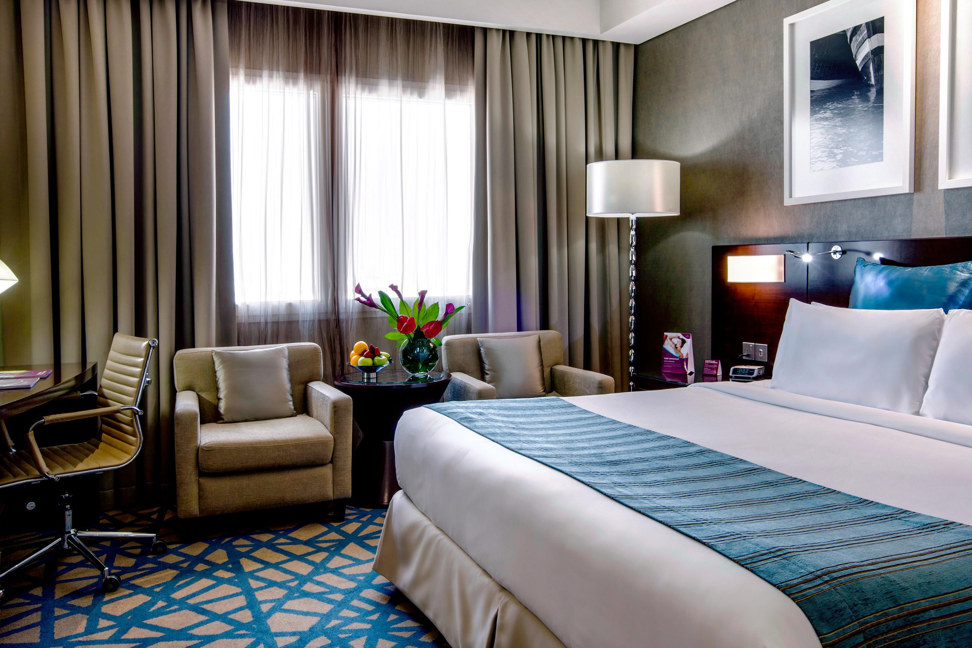 Crowne Paza Dubai-Deira - 5 star hotel - KING EXECUTIVE CLUB ROOM