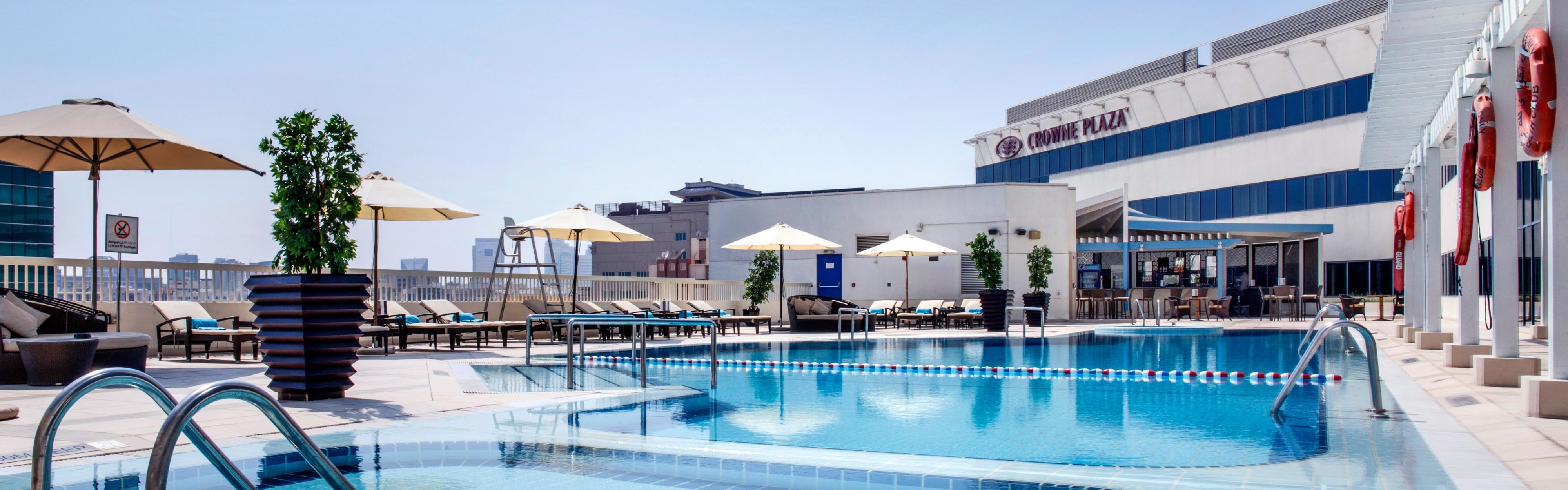 Crowne Plaza Dubai-Deira - 5 star hotel in Dubai - Rooftop Pool