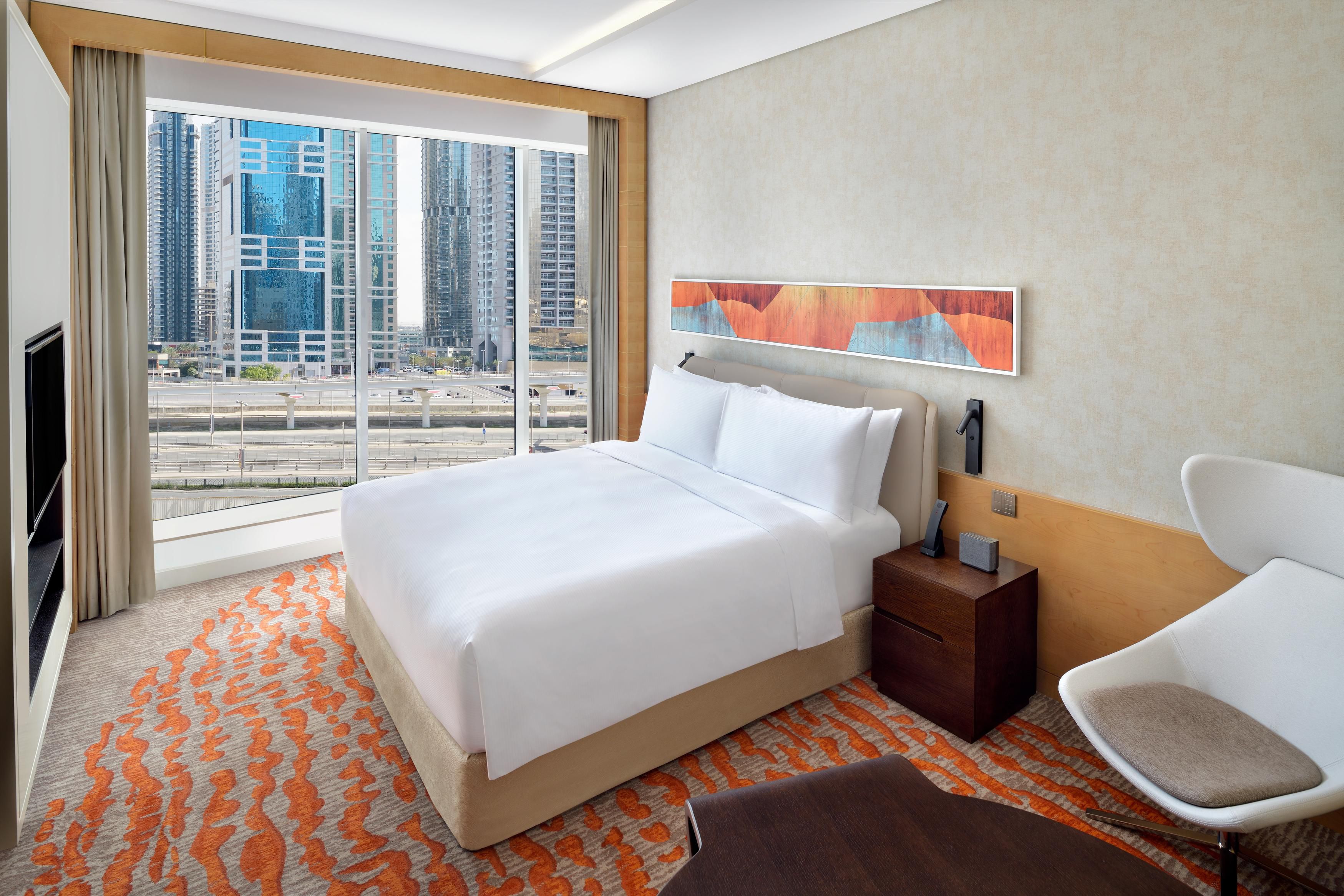King Bed Guest Room with City View on Sh Zayed Road and JLT