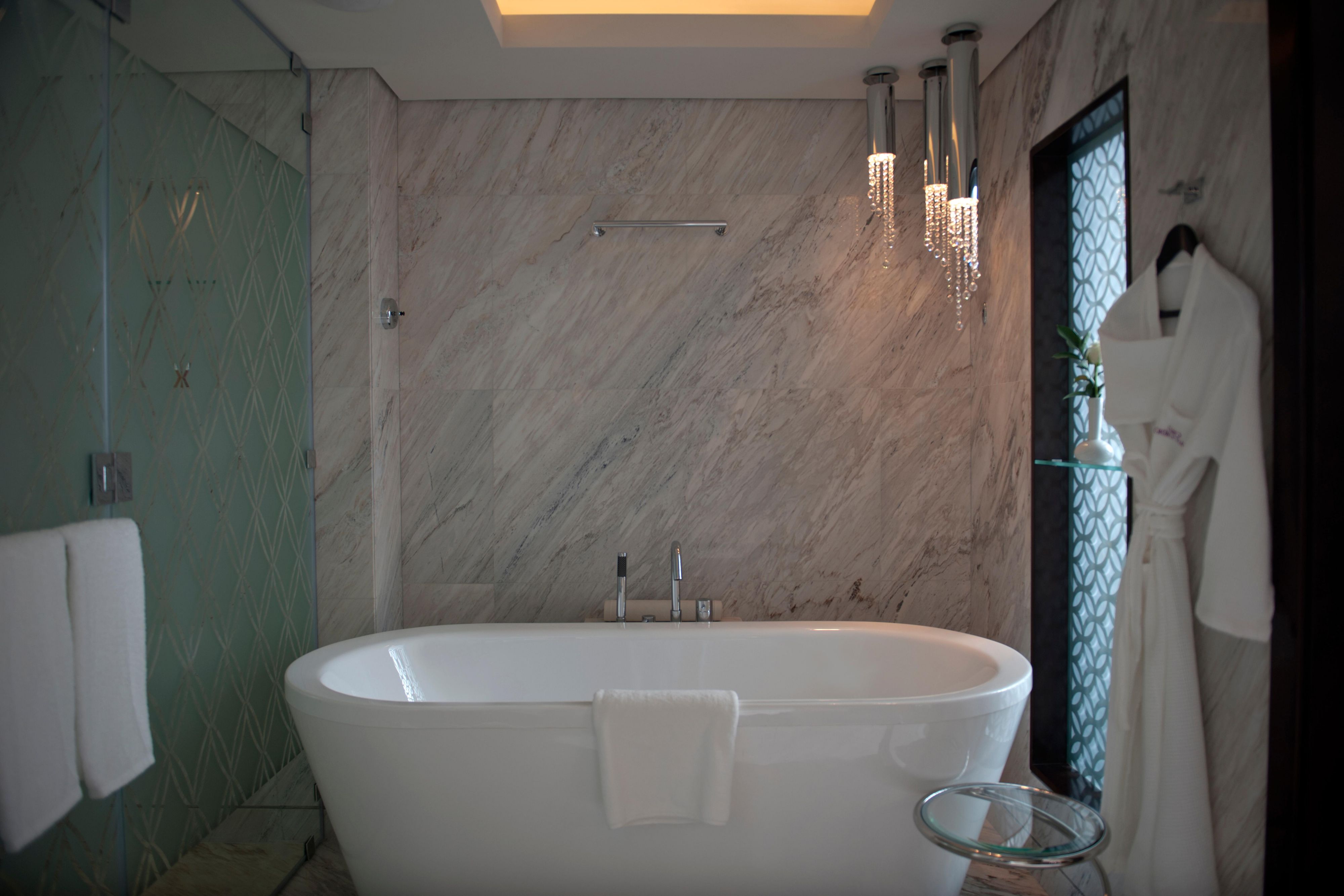 Crowne Paza Dubai-Deira -5 star hotel- PRESIDENTIAL SUITE BATHROOM