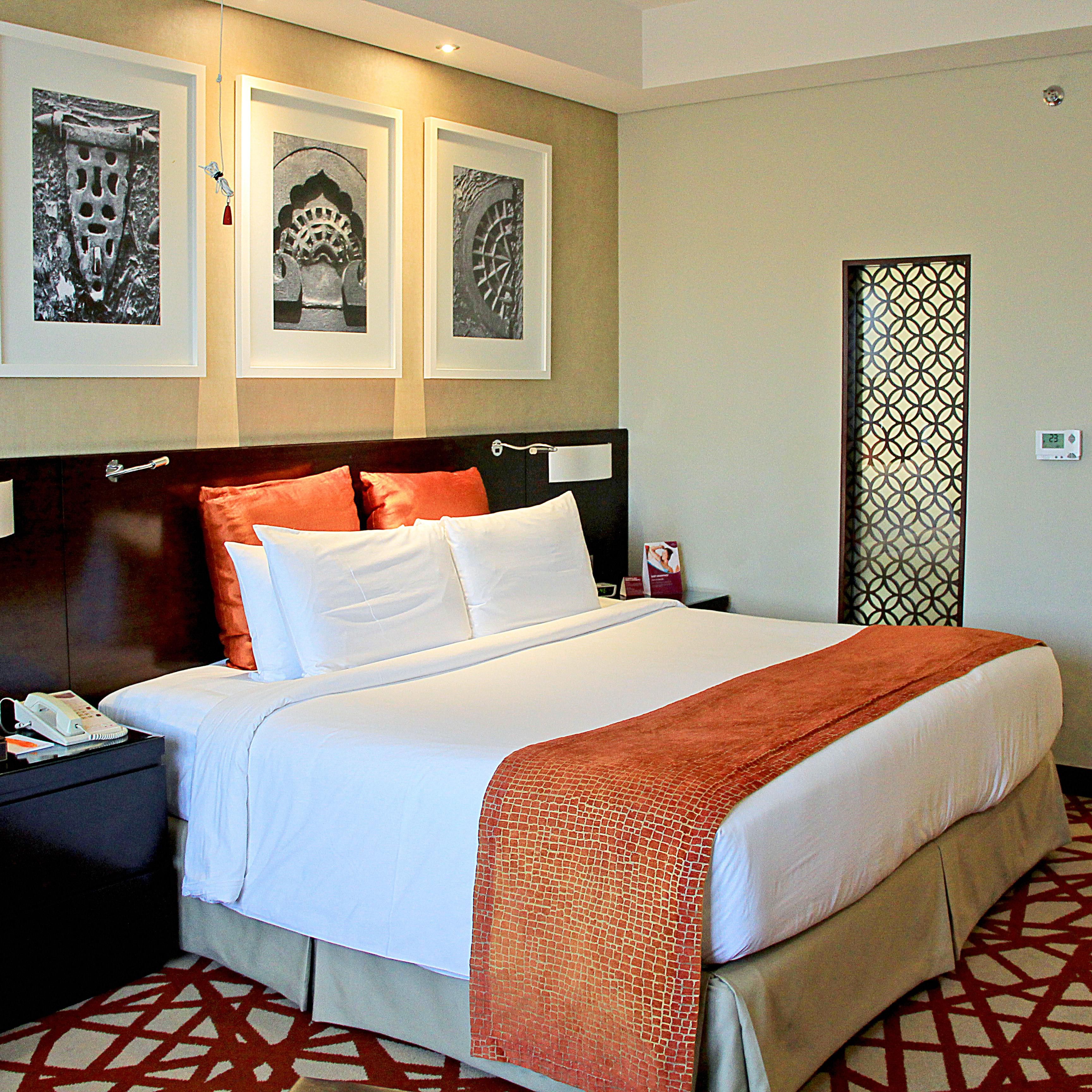 Crowne Paza Dubai-Deira -5 star hotel - KING WHEELCHAIR ACCESSIBLE