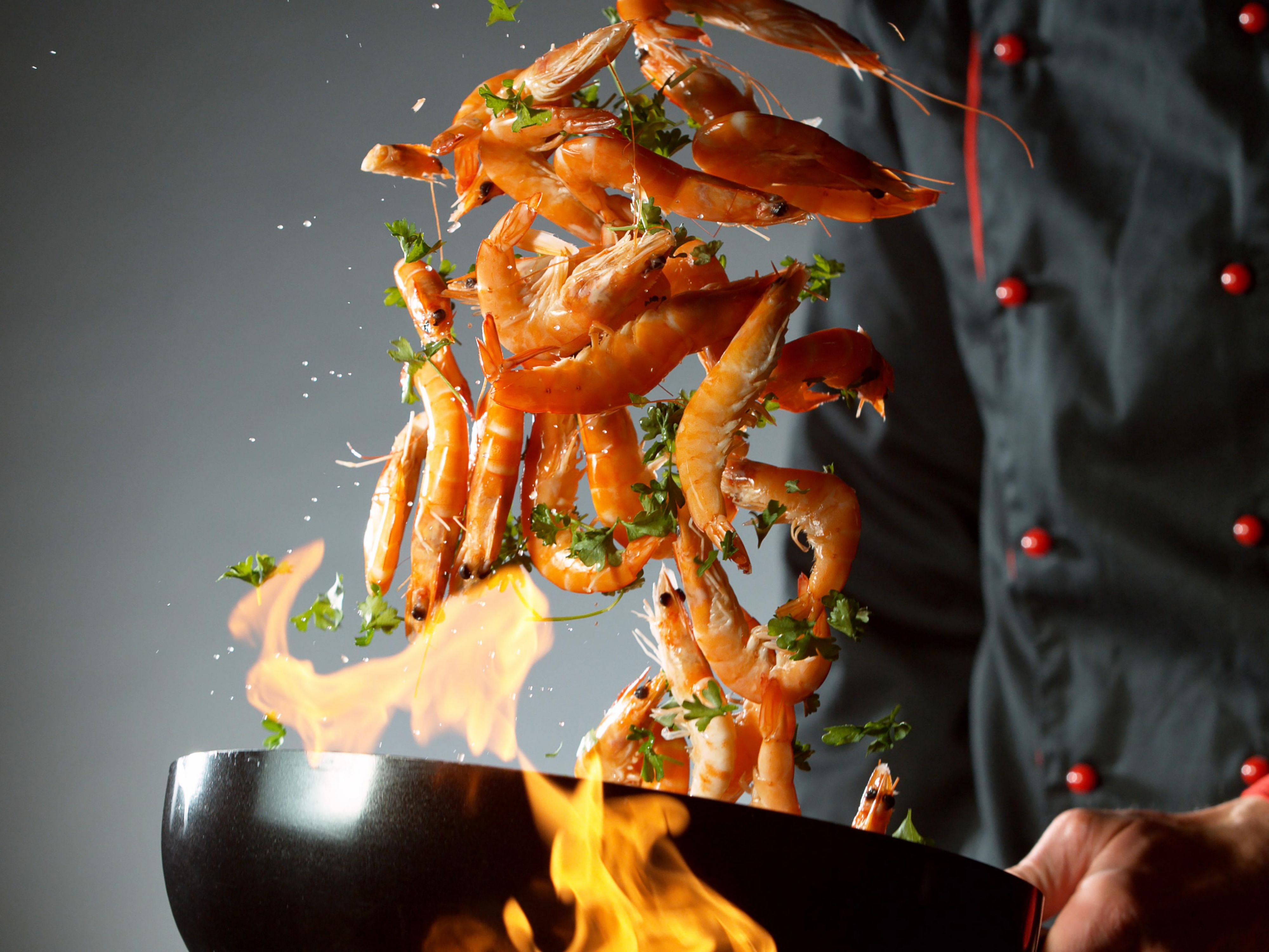 Enjoy the mastery of the chef’s knife skills with a wide array of delicious and delightful sushi platters. Every dish has been carefully created and cooked in the most traditional way with a modern touch. At Ginger, you can experience the real Asian-fusion cuisine. 