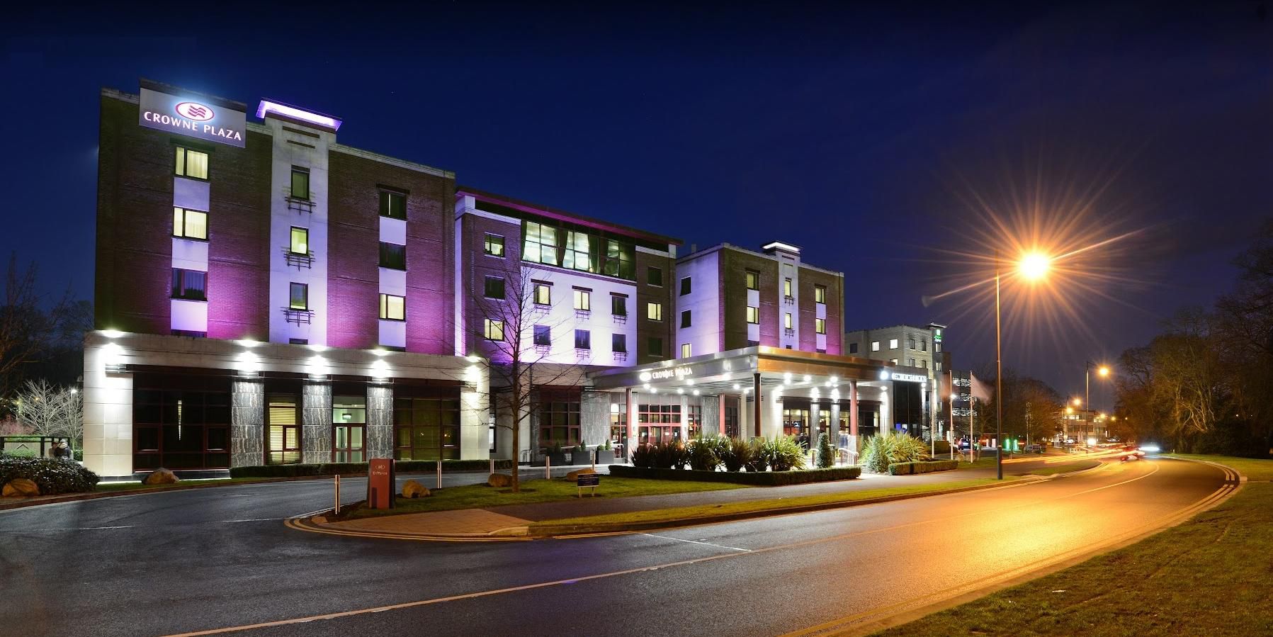 $hotelInfo.mediaDetails.welcomePhotos.primaryPhoto.caption}