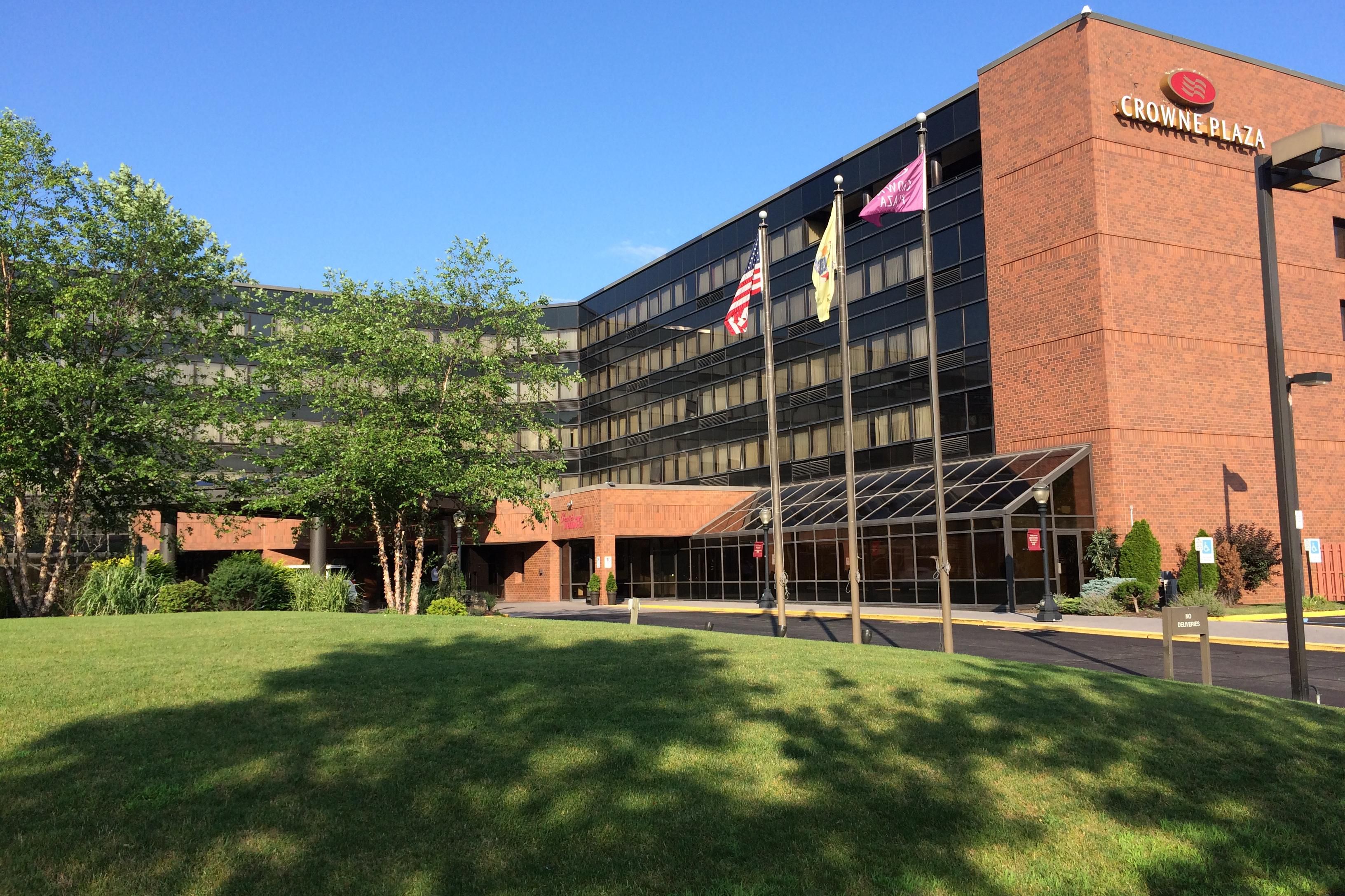 Hotels in Edison, New Jersey Crowne Plaza Edison