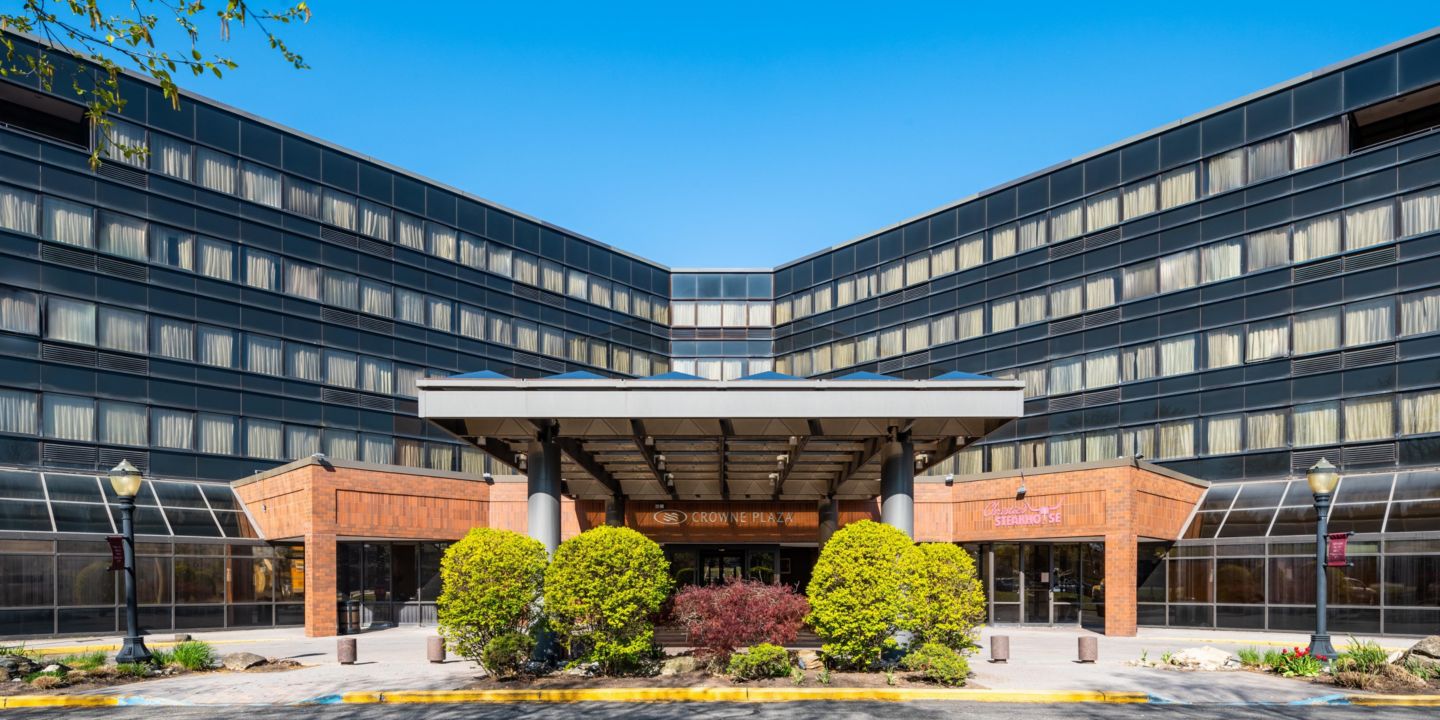 Hotels in Edison, New Jersey Crowne Plaza Edison