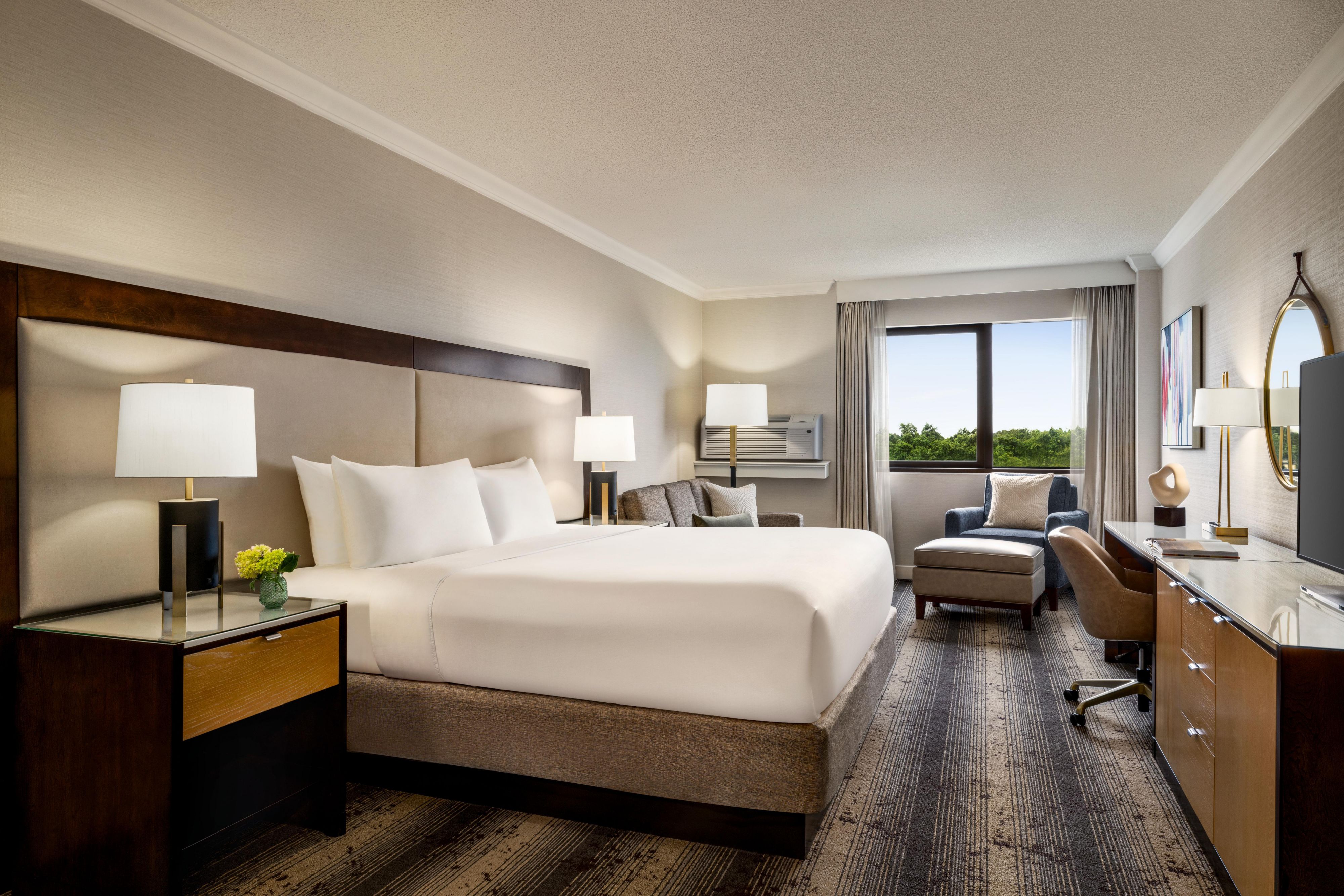 Hotel in New Jersey │ Crowne Plaza® Edison