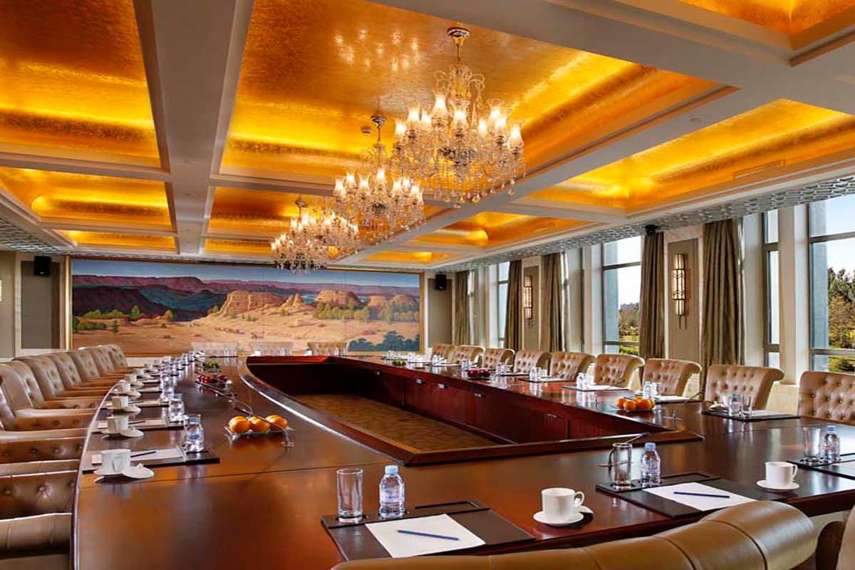 قاعة اجتماعات مجلس الإدارة