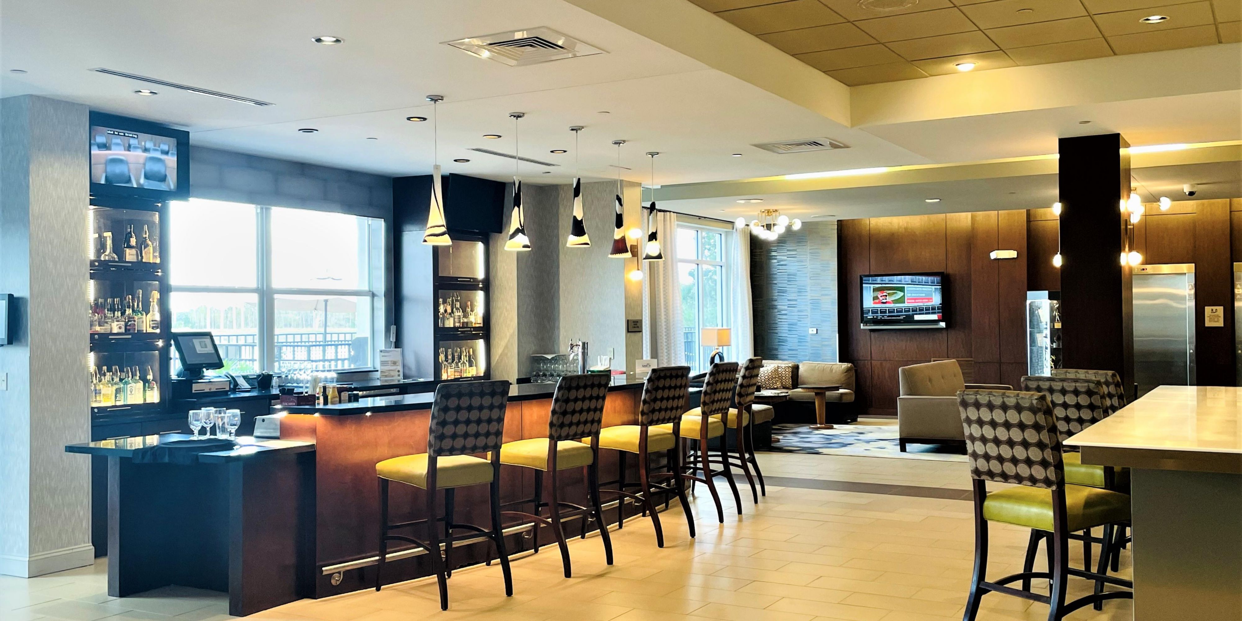 Restaurants Near Fort Myers - Crowne Plaza