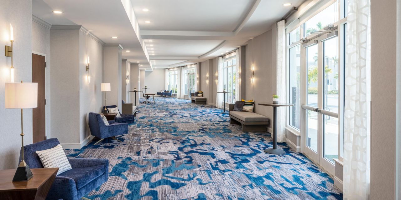 Crowne Plaza Fort Myers Gulf Coast Hotel lobby