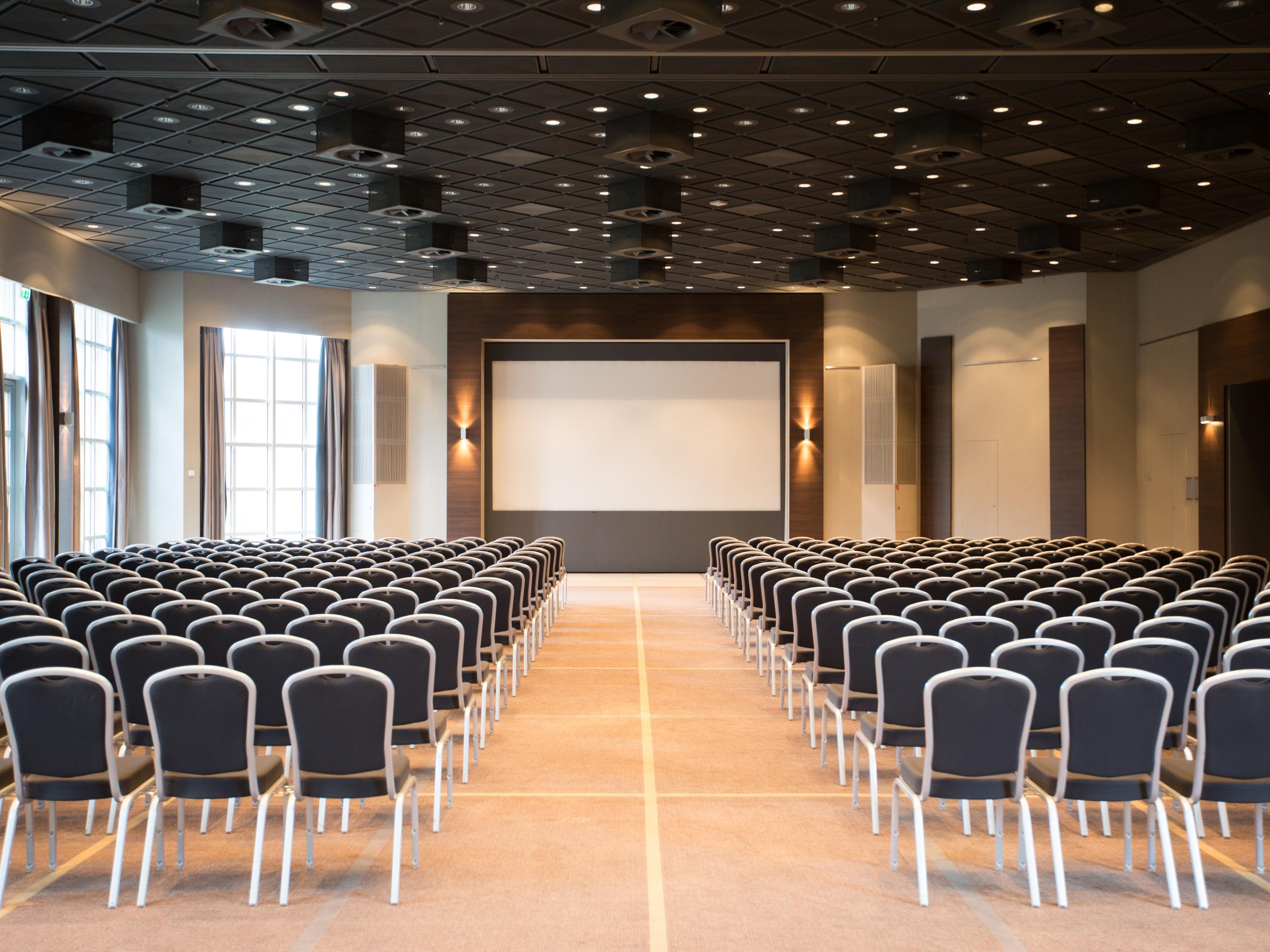 You are in charge of planning meetings and events? We are the third largest conference hotel within greater Frankfurt, offering a daylight ballroom for up to 500 people as well as various break out rooms. Don't hesitate getting in touch with us for your next event!