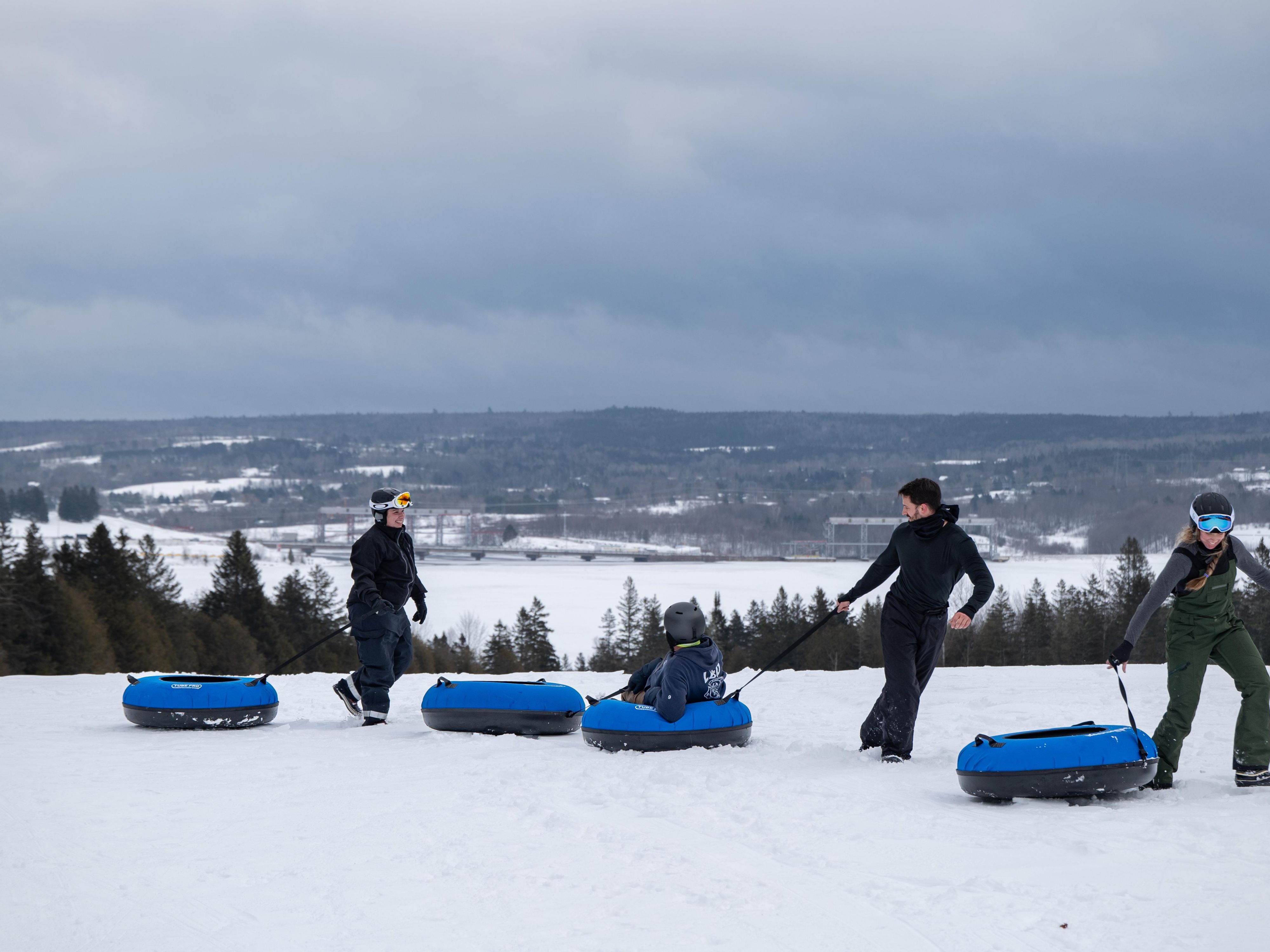 Winter in Fredericton transforms the capital city into a snowy wonderland! From skating on the frozen Saint John River to celebrating at FROSTival, there's magic around every corner, just steps from Crowne Plaza Fredericton-Lord Beaverbrook. Discover outdoor adventures, festive markets, and cozy local experiences.