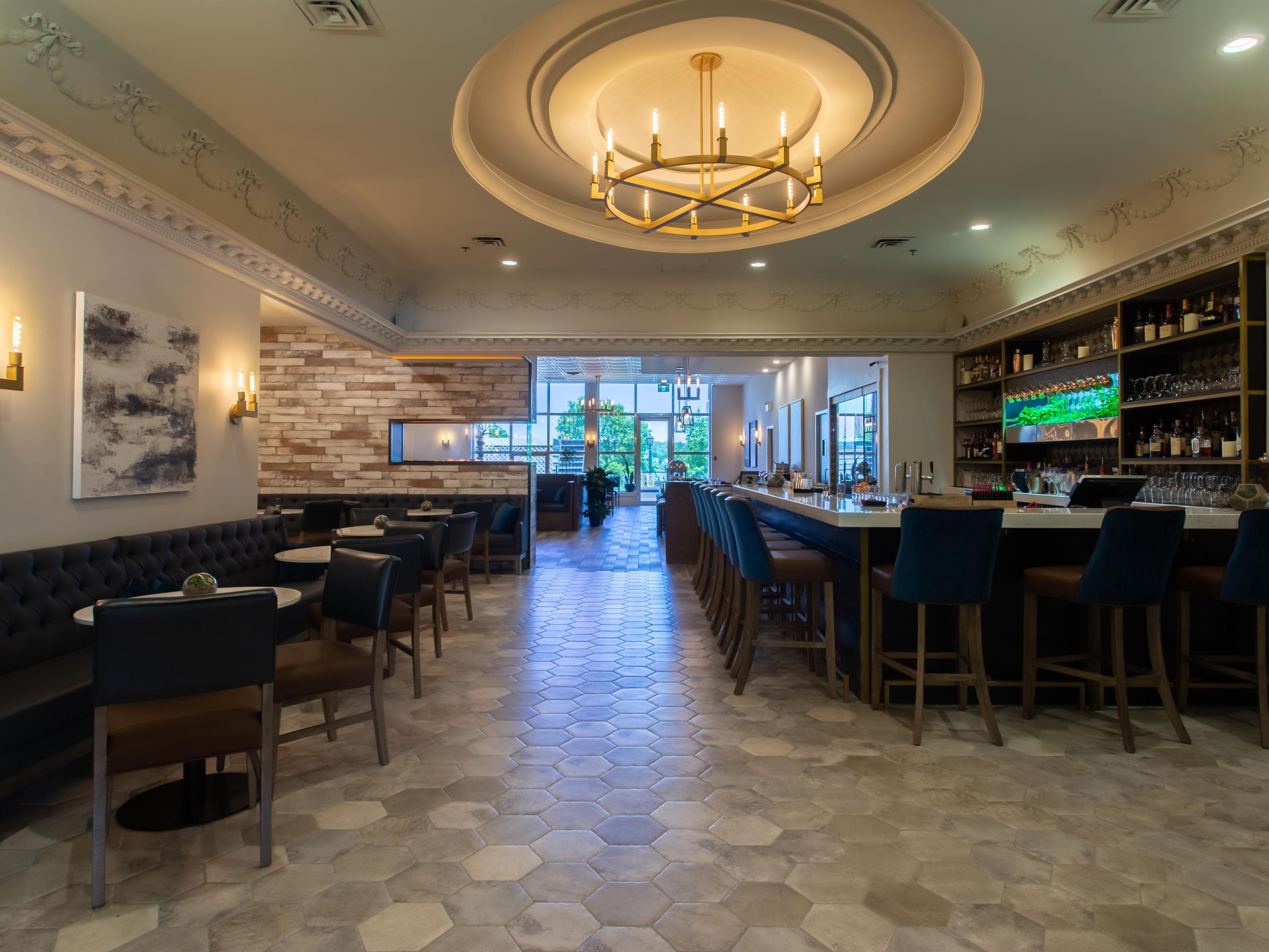 Maxwell’s features elegant dishes and offers a wide variety of steaks from across Canada – handpicked by our Executive Chef Matt Mackenzie. We only use the freshest and most sustainable local seafood and treat all our guests with the warmest Maritime hospitality.