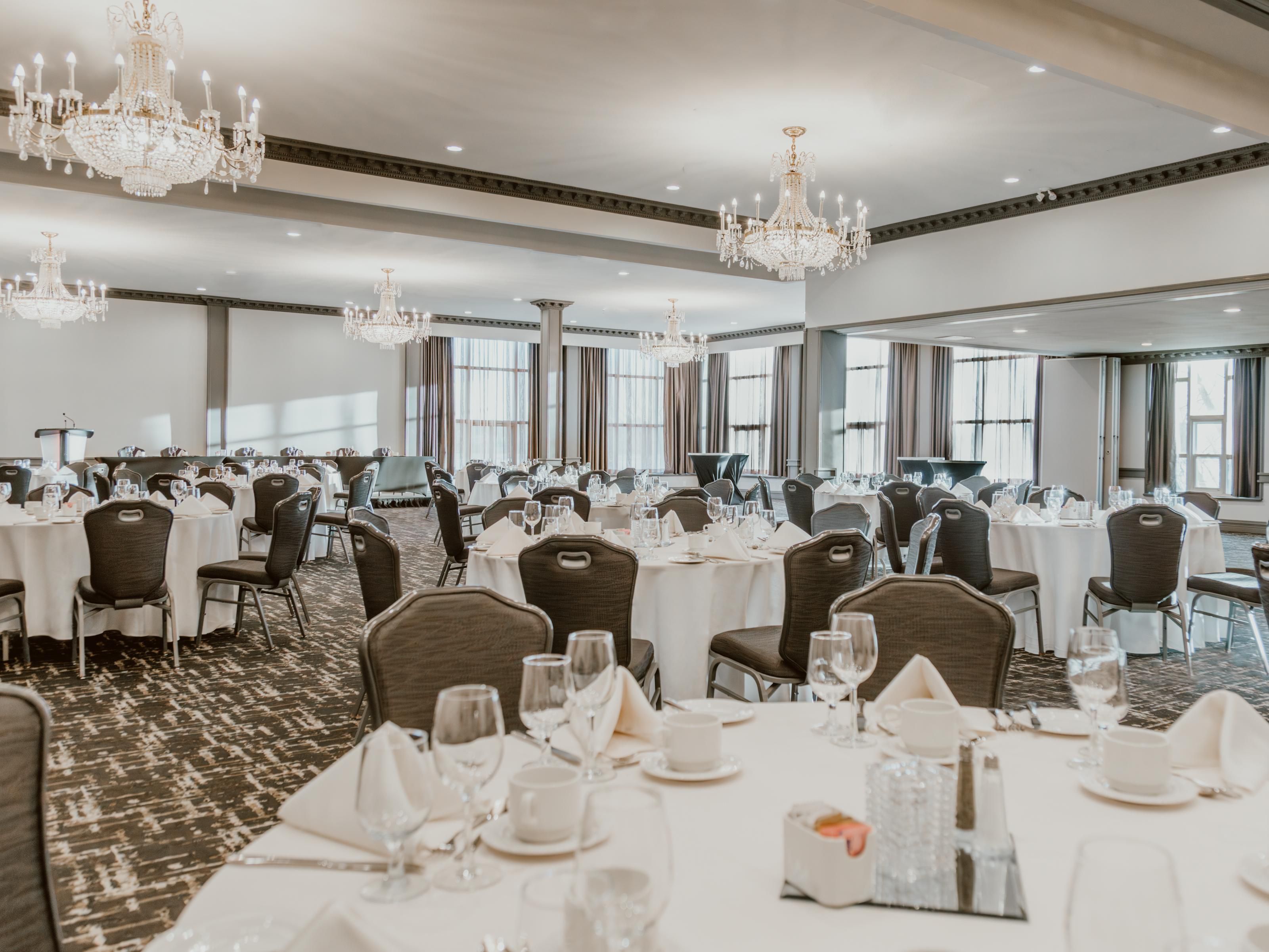 From elegant weddings to productive meetings, our flexible spaces are ideal for any occasion. With tailored catering and a variety of room sizes, we accommodate events of all types in downtown Fredericton.