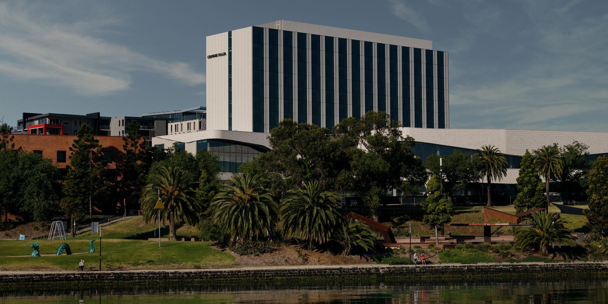 $hotelinfo.mediaDetails.welcomePhotos.primaryPhoto.caption}