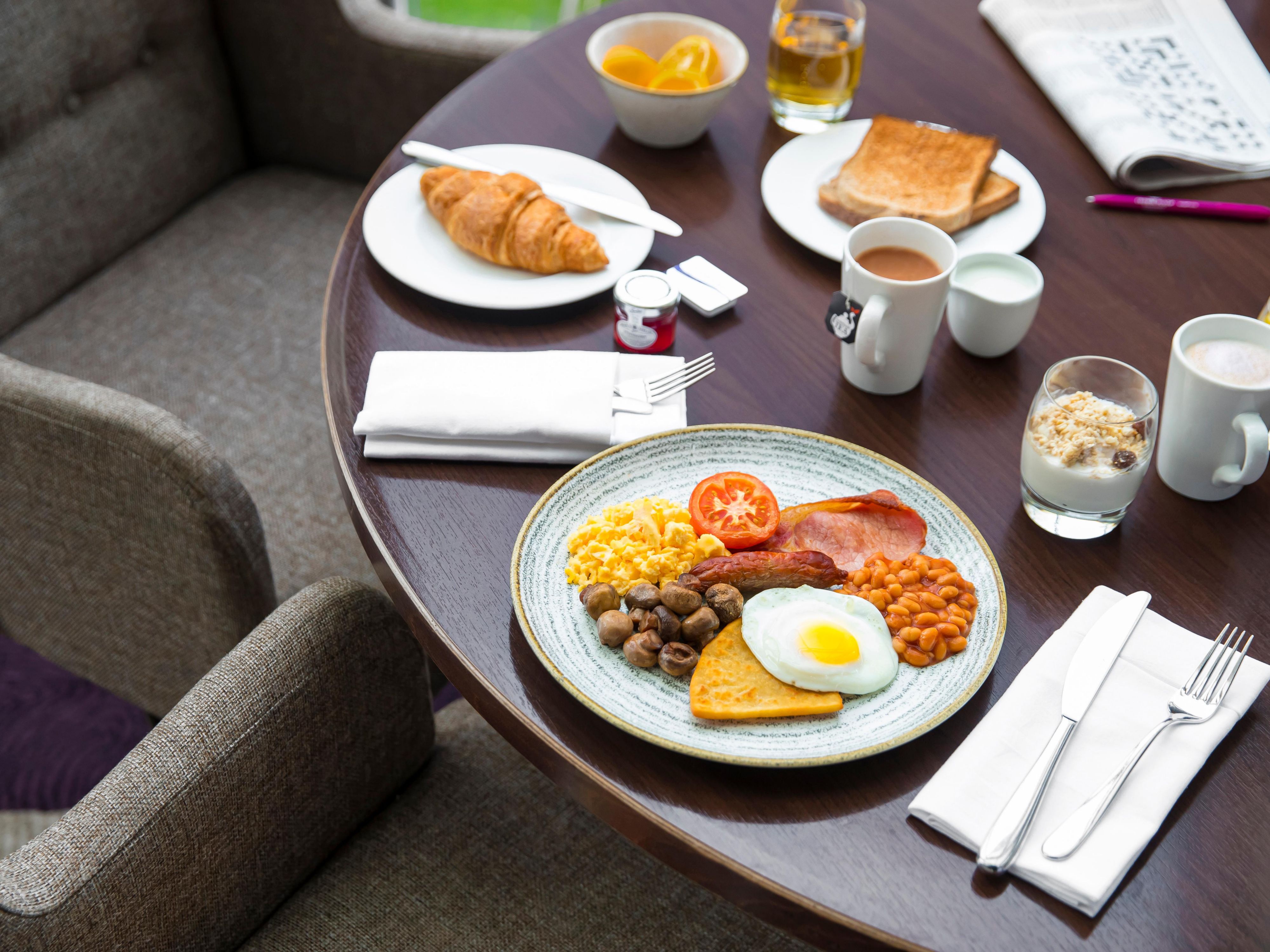 Based in Finnieston with a nod to the shipyards, our Mariner Restaurant is the setting for our infamous Scottish breakfast, relaxed evening meal, and luxurious afternoon tea. Whether you are staying in the hotel or celebrating a special occasion, we'll have something to whet your appetite.

Menu subject to change.

