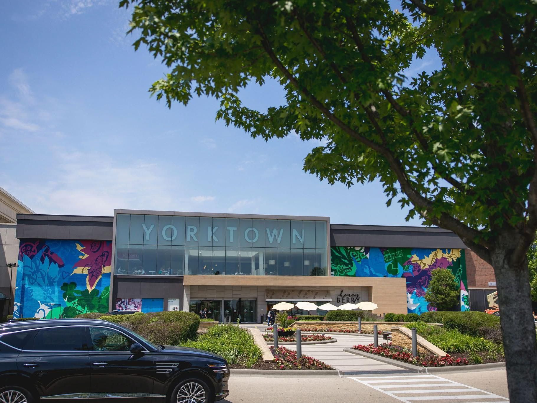 Conveniently located, recently renovated, and with plentiful parking, Yorktown Center offers a superior one-stop-shop experience with over 150 retail, dining, fitness and entertainment options. You’ll find the latest trends from popular brands including H&M, HomeGoods, Von Maur, Forever 21, and LOFT, as well as unique eats from an extensive lineup.