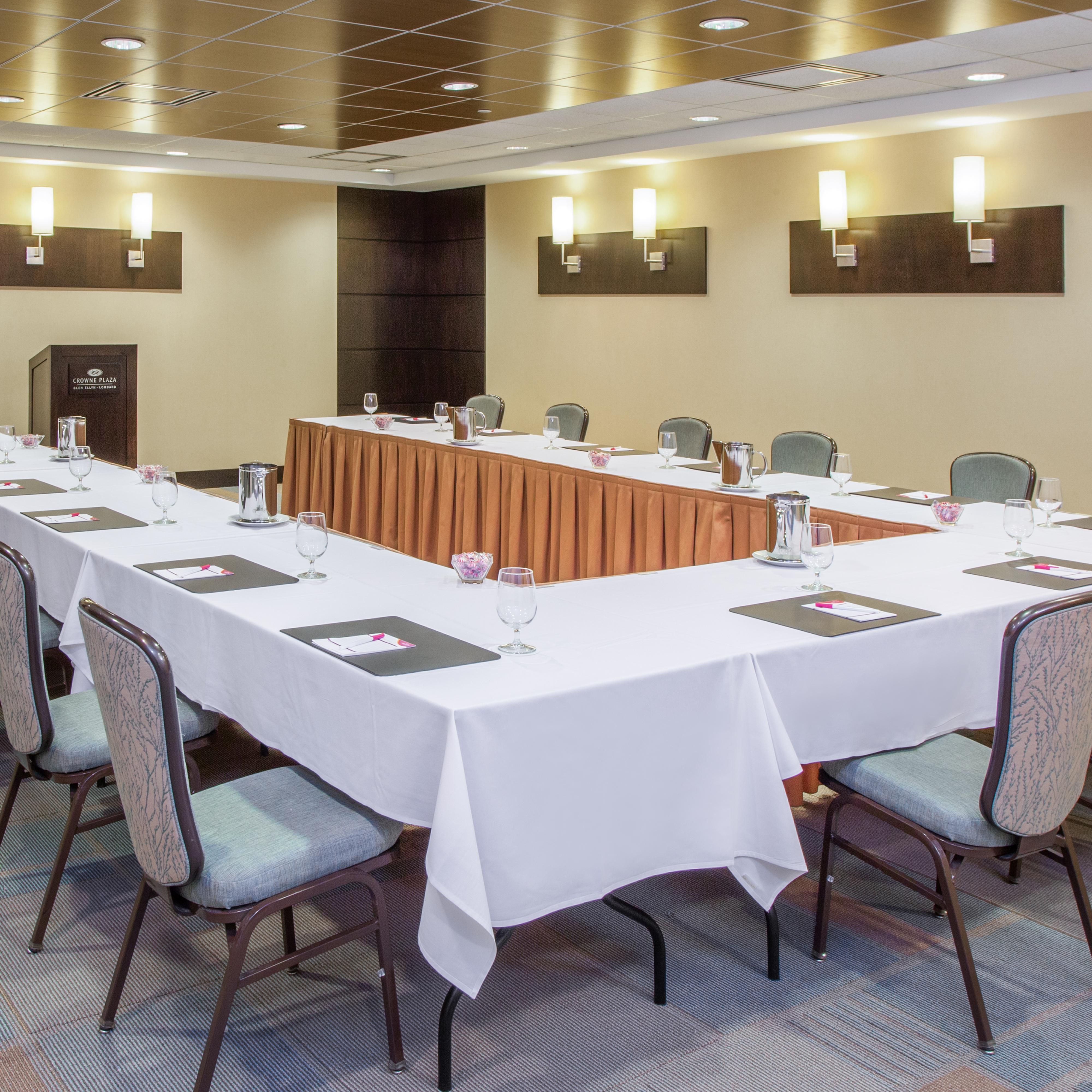 Meadows Room: modern space perfect for your business meetings.