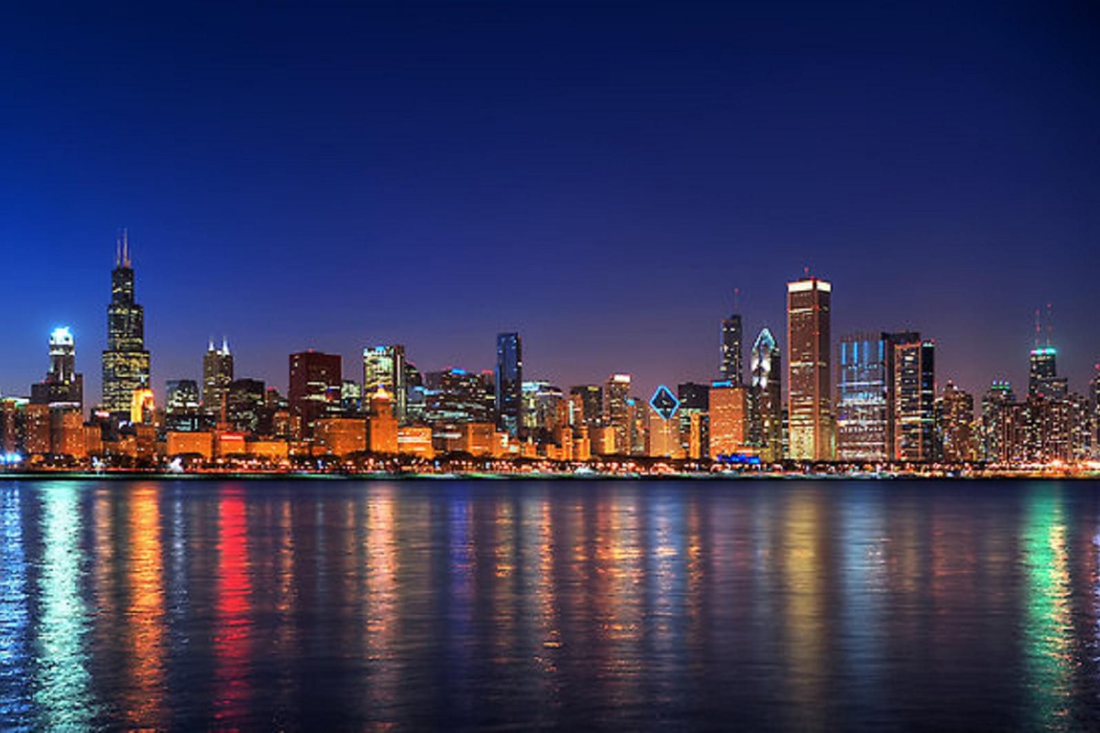 Take a relaxing stroll while enjoying the Chicago Skyline