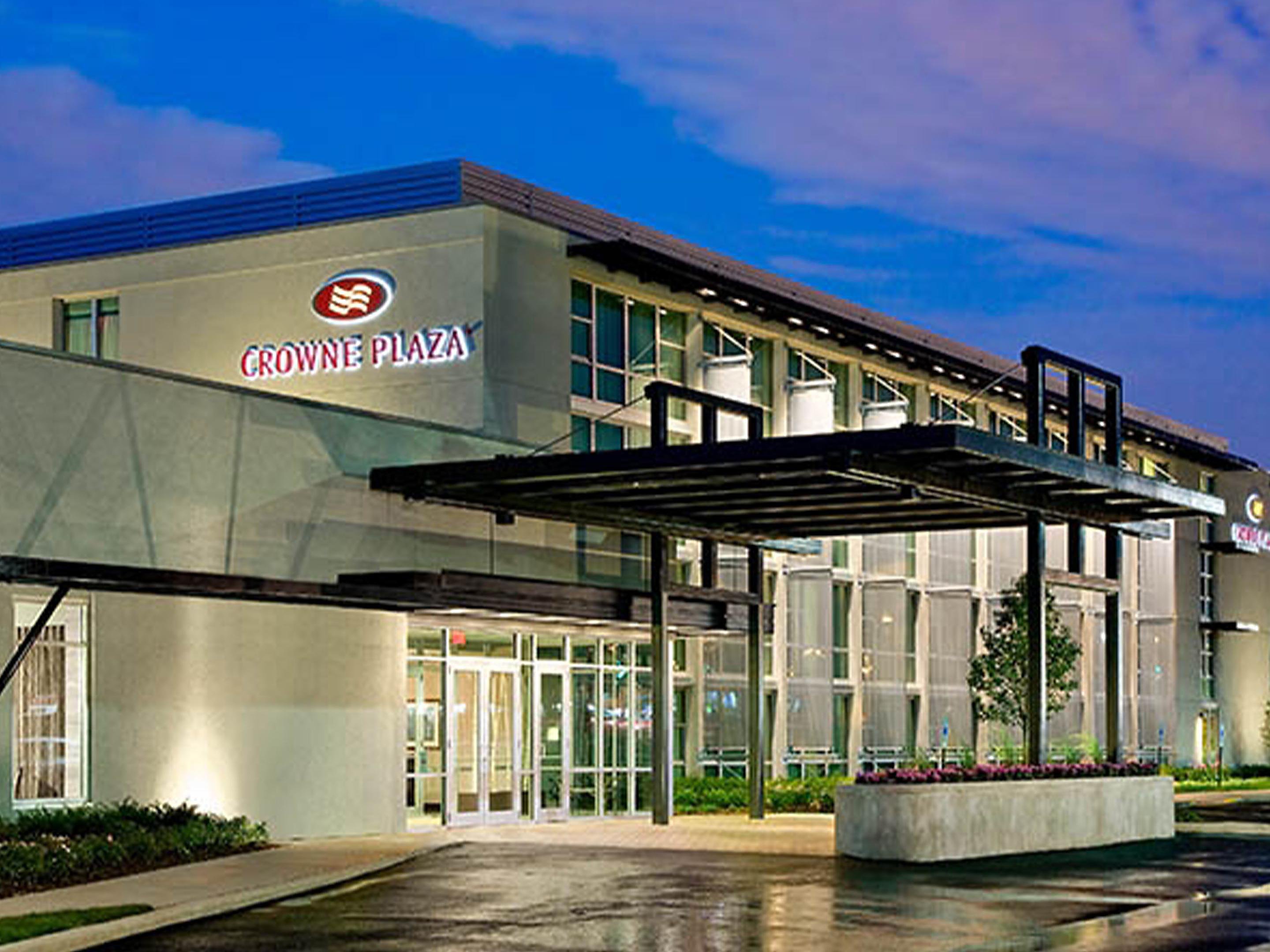 Hotels In Glen Ellyn Il Near Lombard Crowne Plaza Lombard Downers Grove