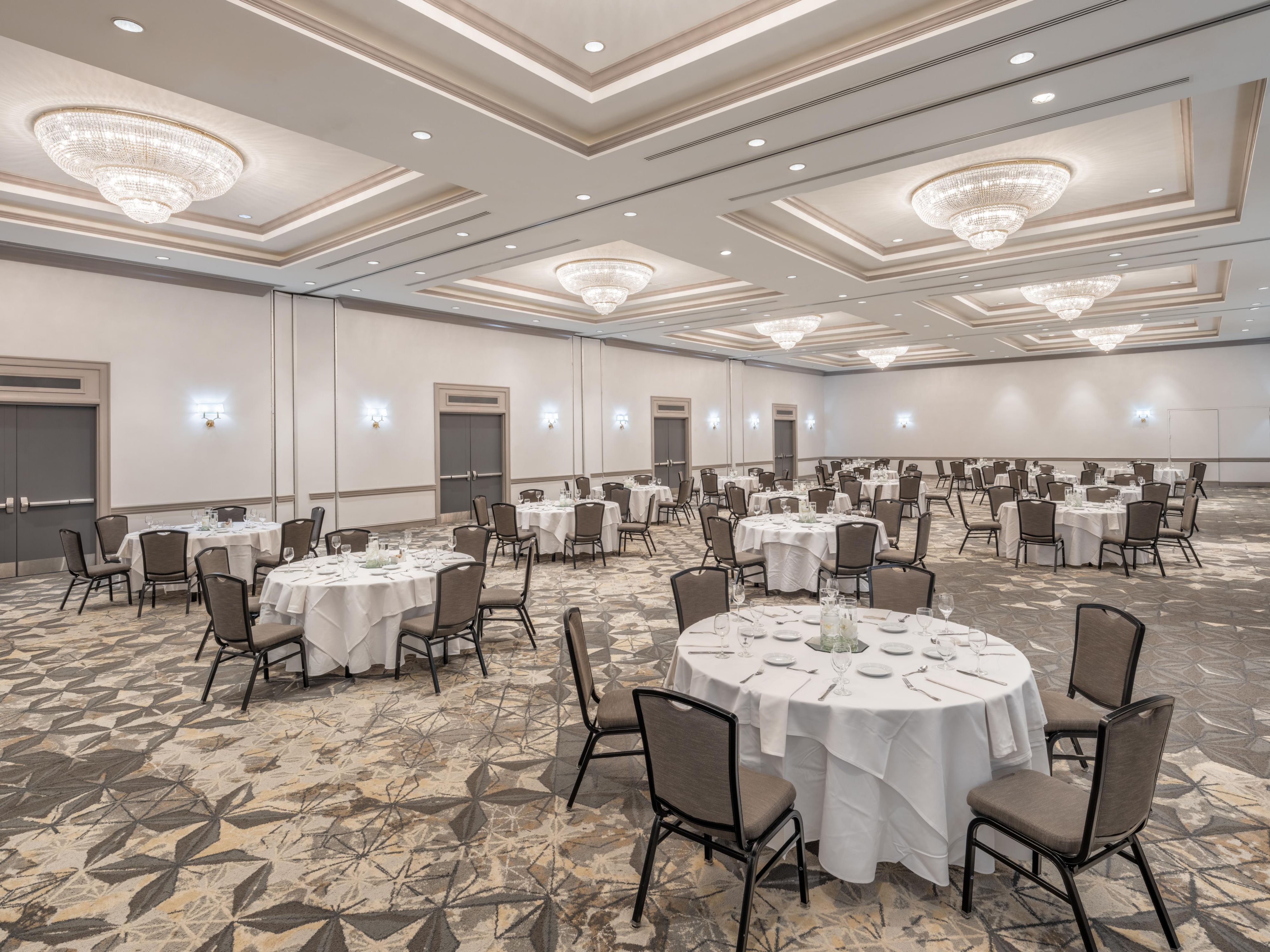 Our experienced event coordinators provide personalized assistance to ensure the success of your meeting or celebration.  